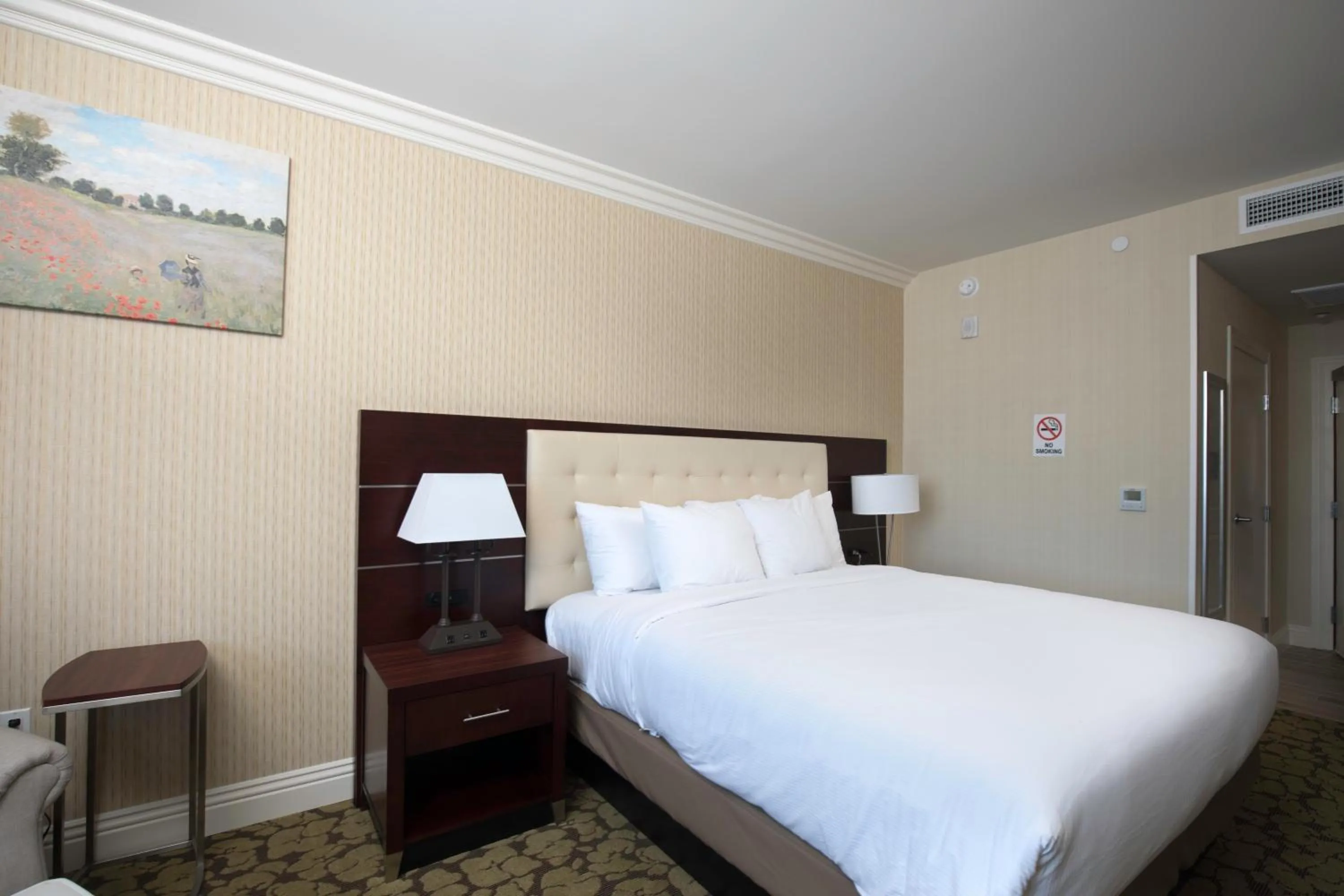 Photo of the whole room, Bed in Holiday Inn El Monte - Los Angeles by IHG
