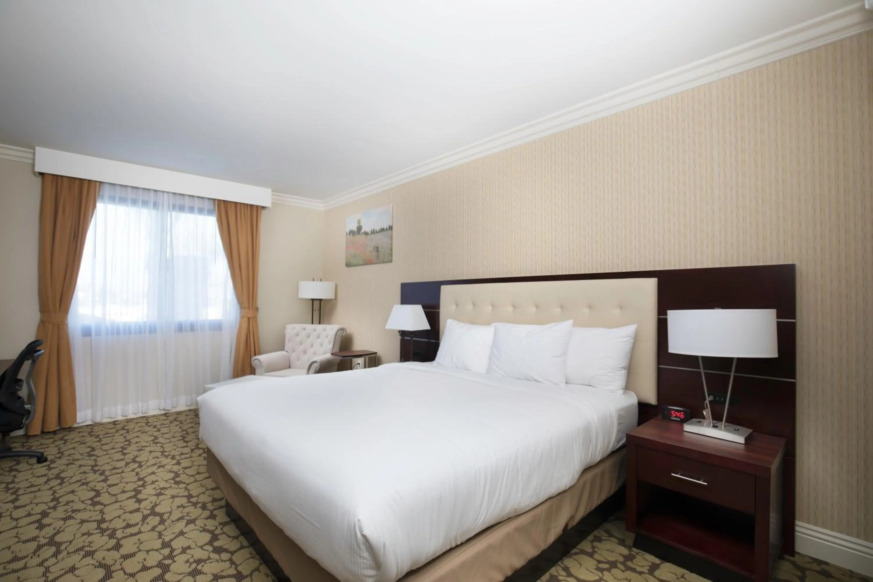 Photo of the whole room, Bed in Holiday Inn El Monte - Los Angeles by IHG