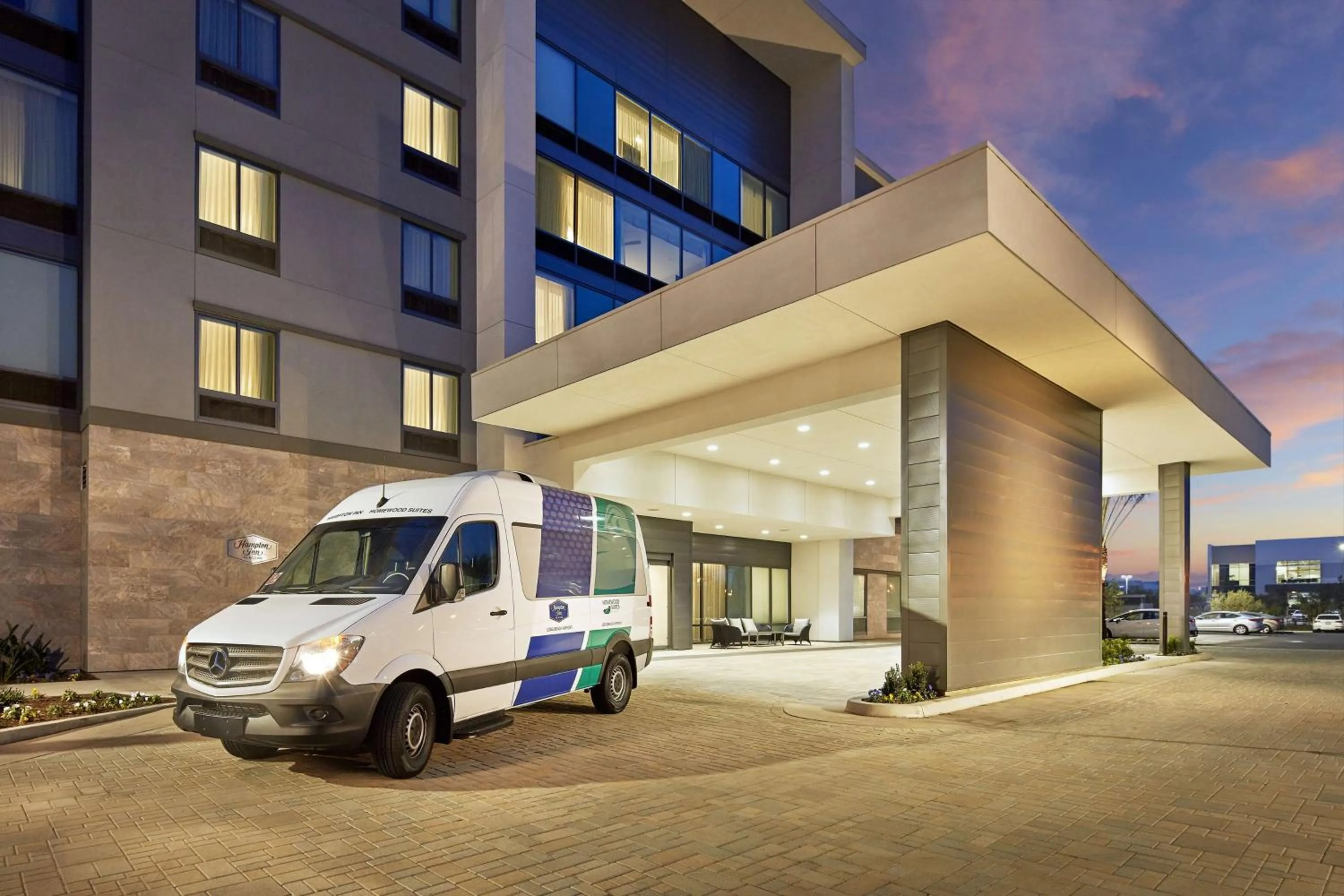 Property building in Hampton Inn Long Beach Airport, Ca