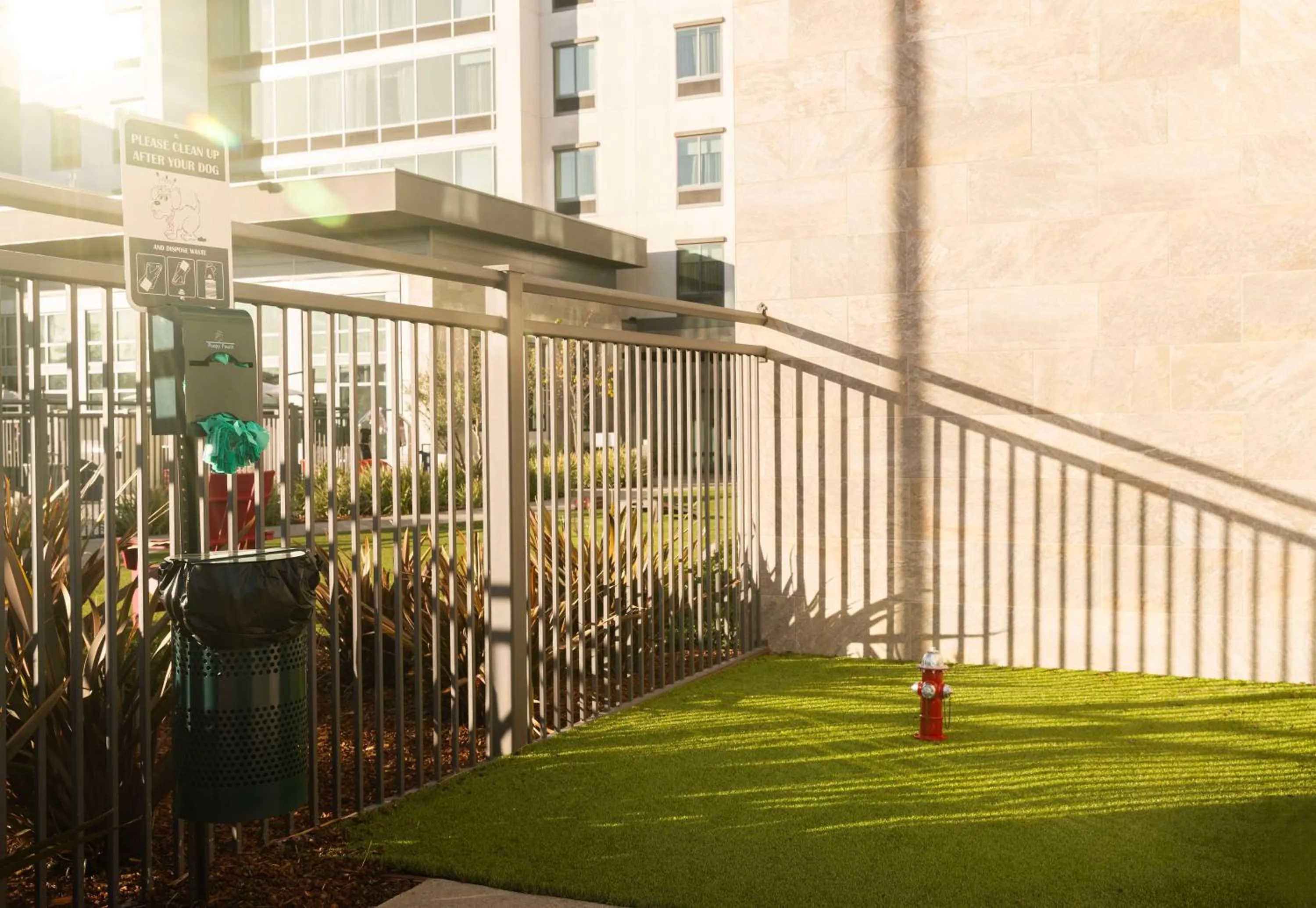 Property building in Hampton Inn Long Beach Airport, Ca