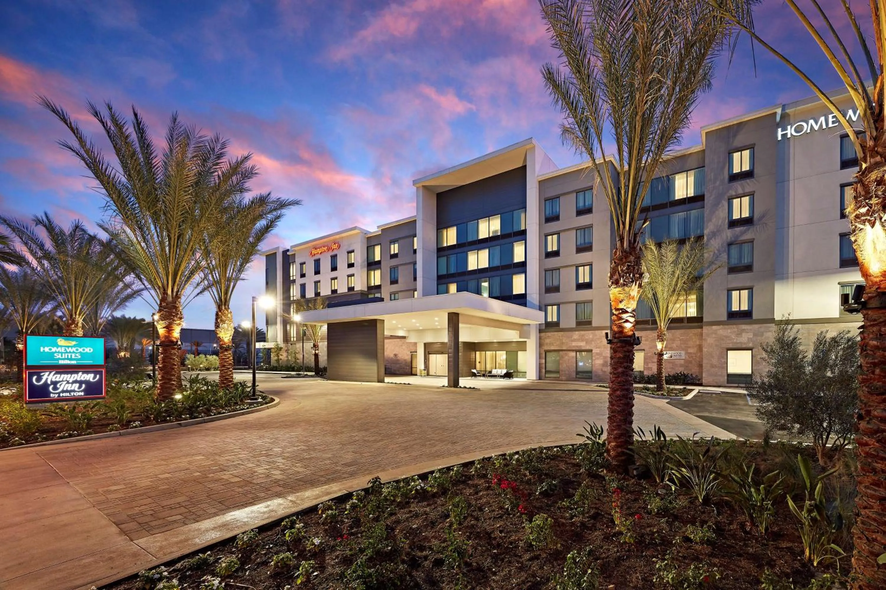 Property building in Homewood Suites By Hilton Long Beach Airport