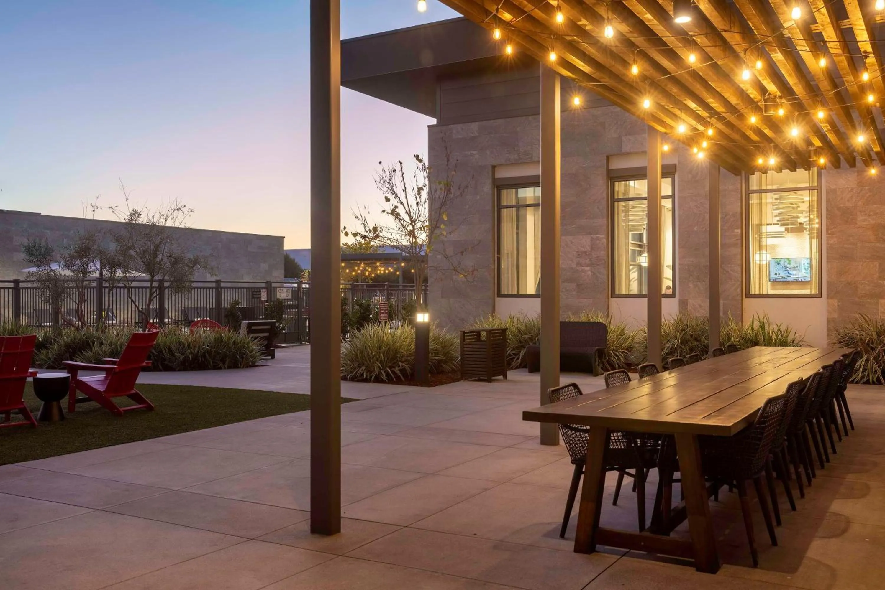 Inner courtyard view in Homewood Suites By Hilton Long Beach Airport