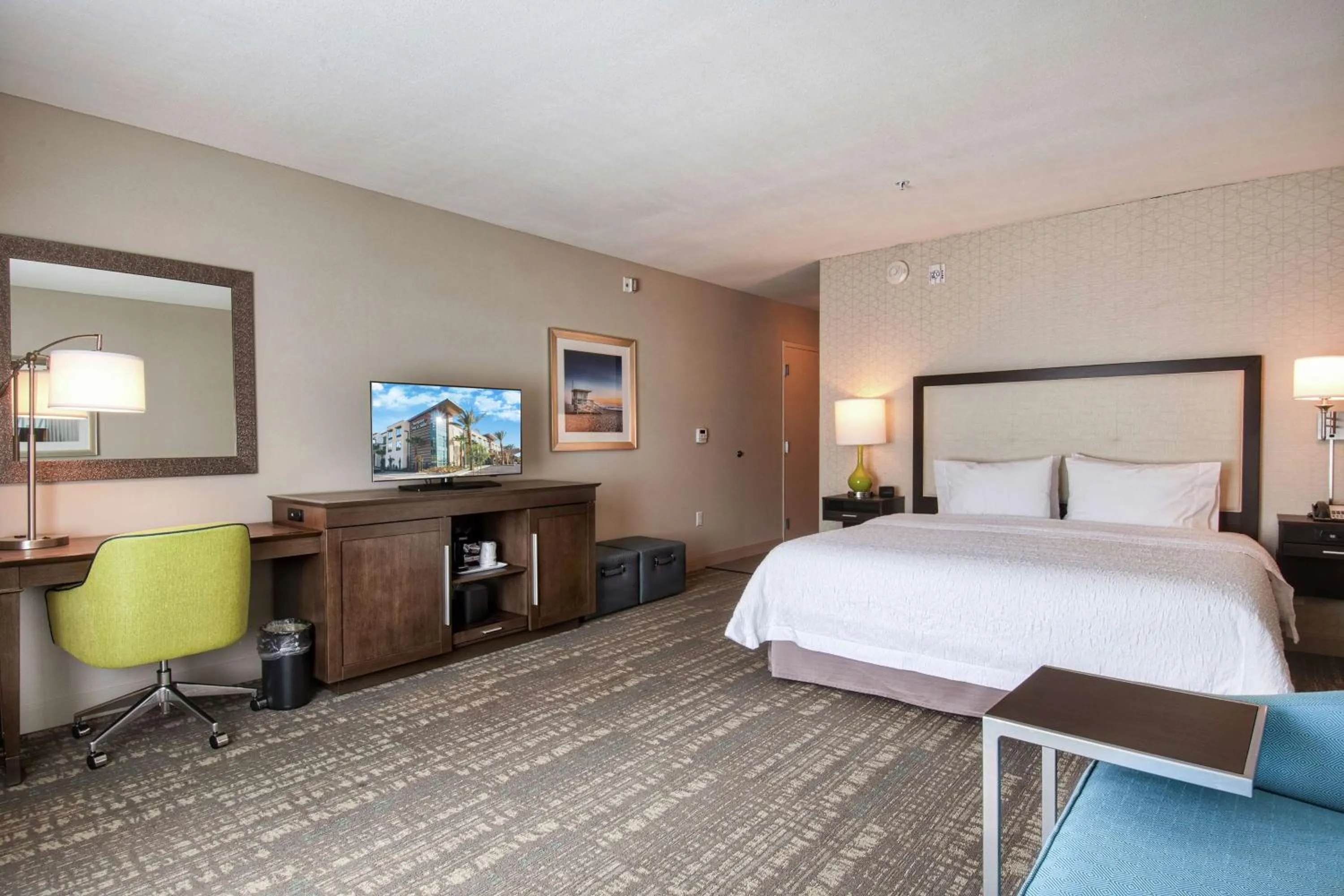Bedroom, Bed in Hampton Inn & Suites by Hilton Mission Viejo Laguna San Juan Capistrano