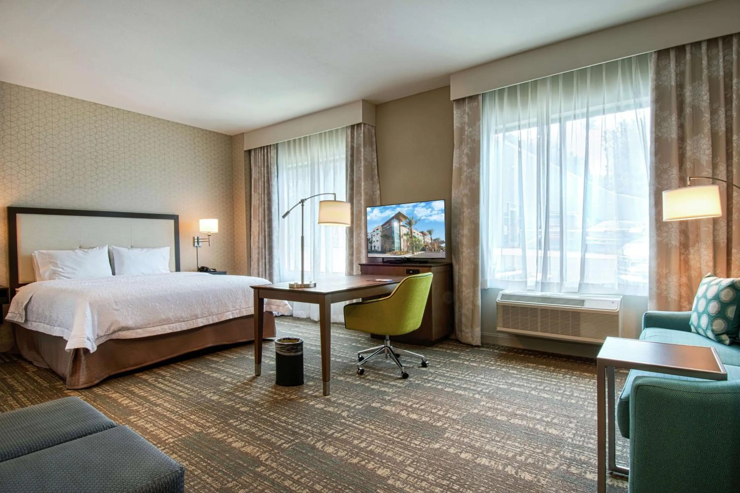 Bedroom, Bed in Hampton Inn & Suites by Hilton Mission Viejo Laguna San Juan Capistrano