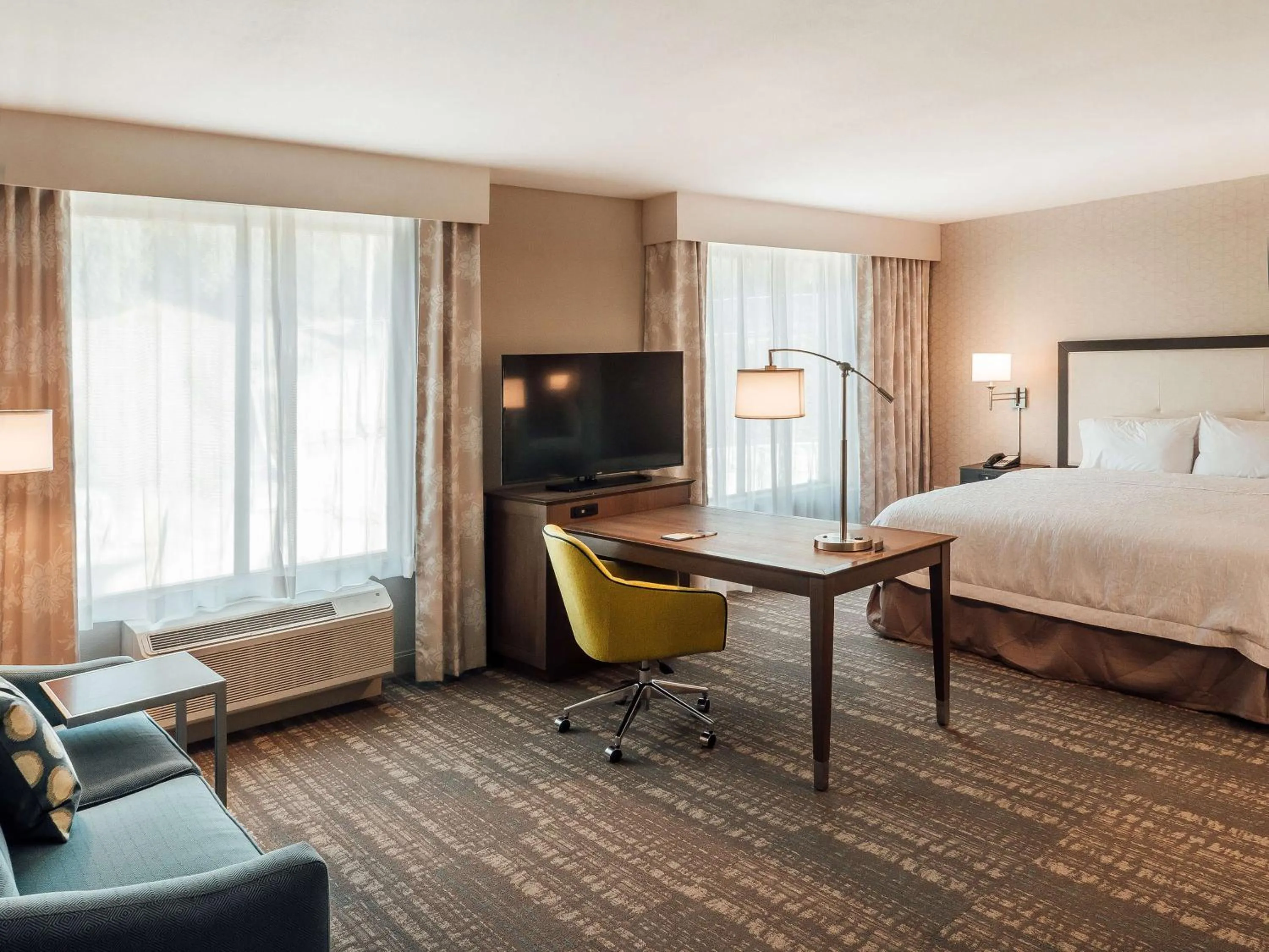 Bedroom, Bed in Hampton Inn & Suites by Hilton Mission Viejo Laguna San Juan Capistrano