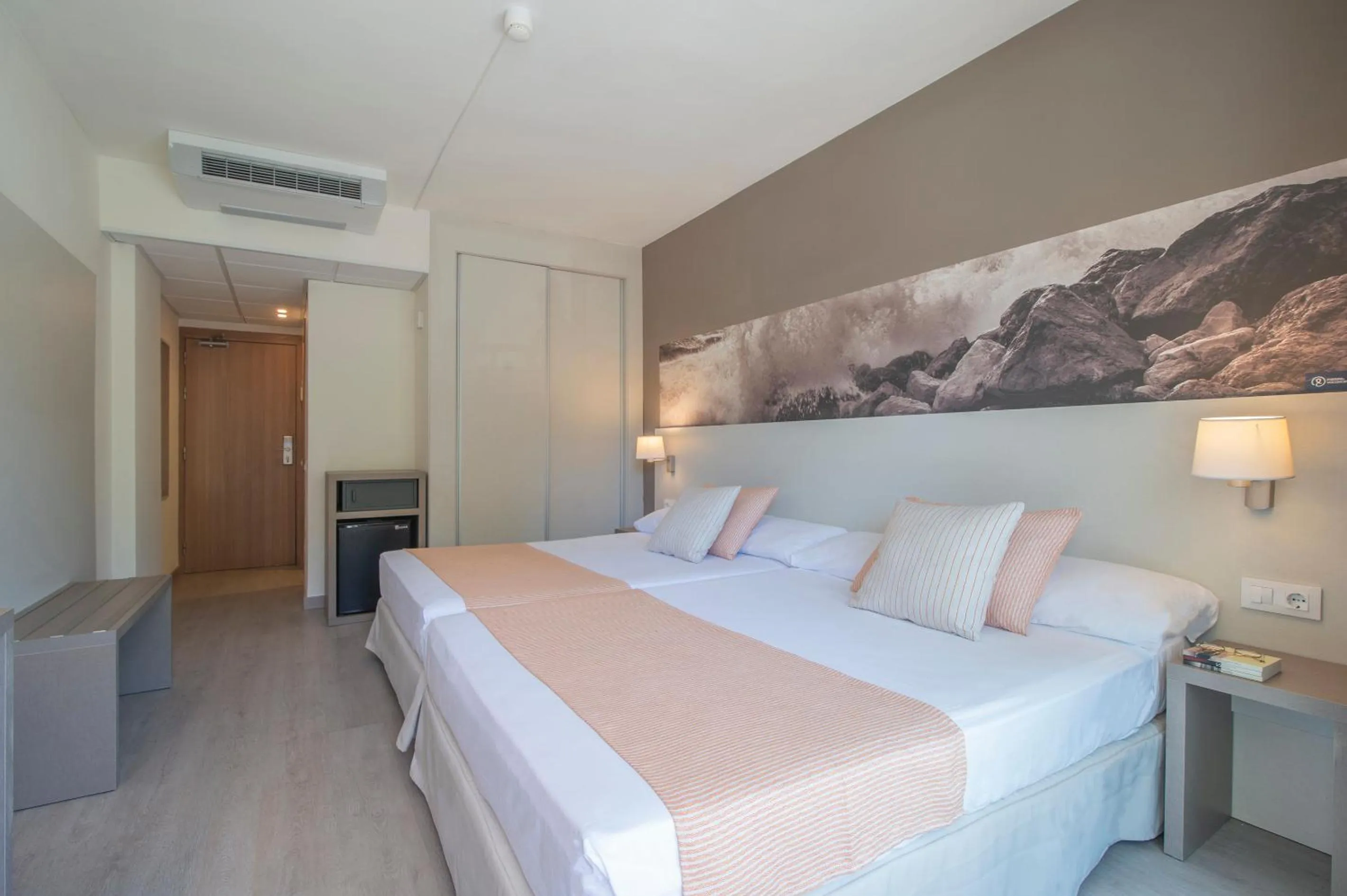 Bedroom, Bed in Hotel Salou Sunset - Adults Recommended - by Pierre & Vacances