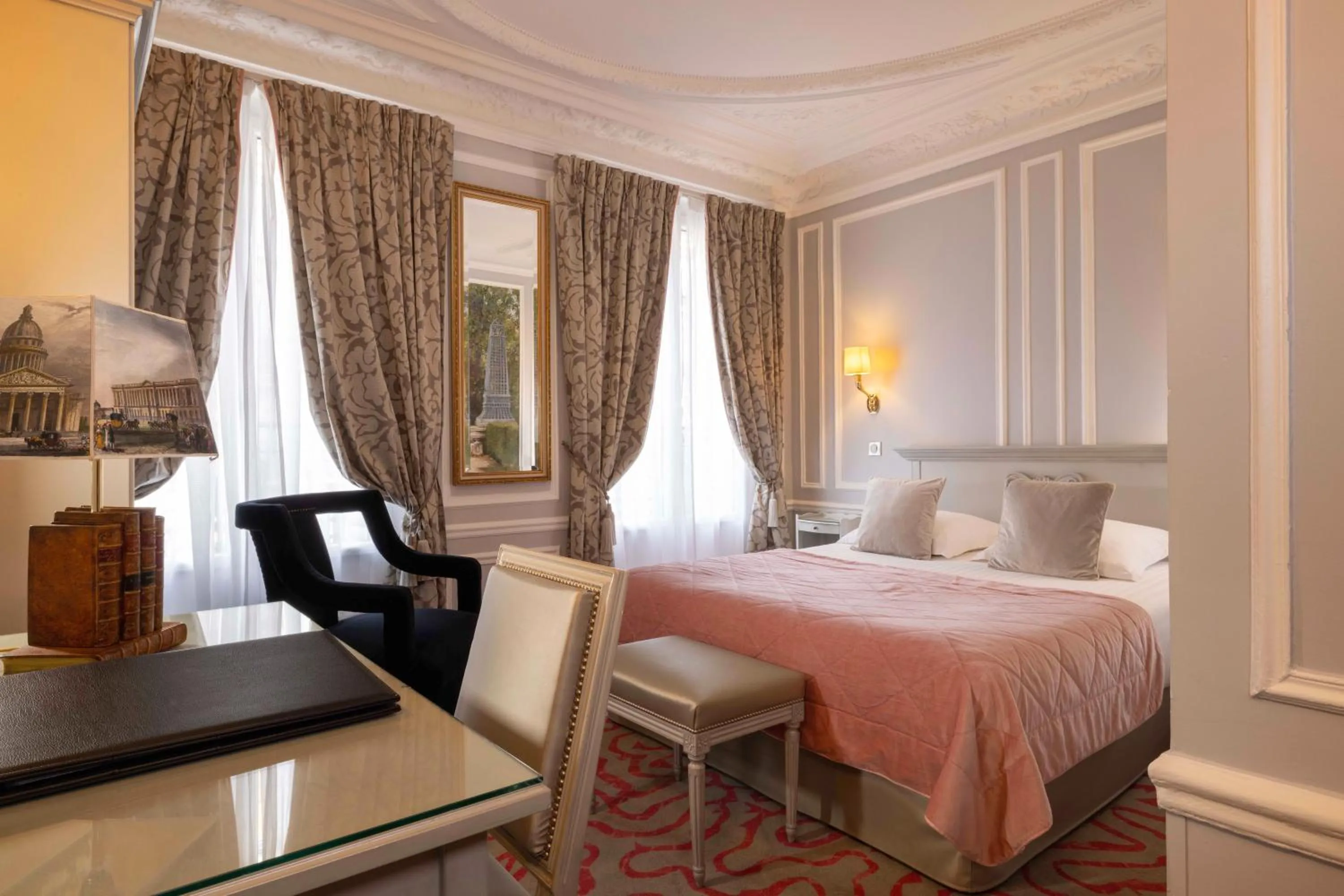 Bedroom, Bed in Hotel & Spa Saint-Jacques