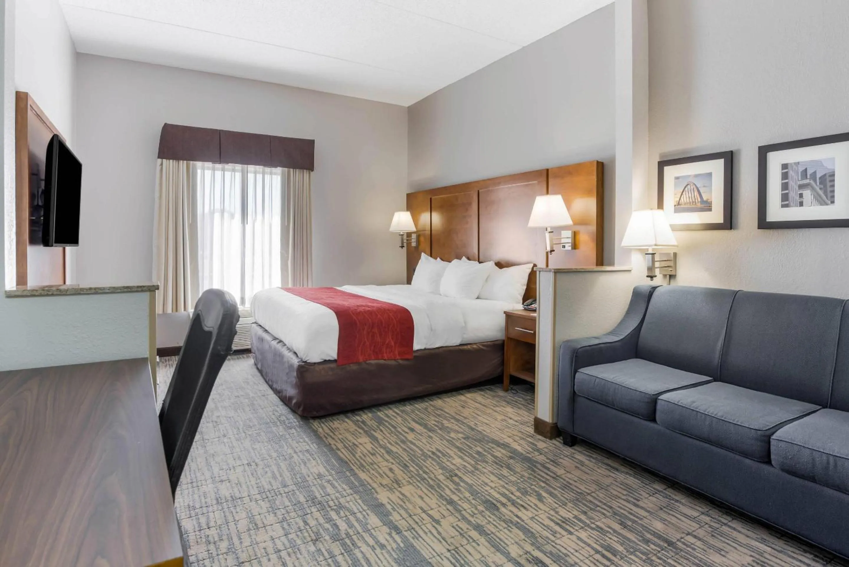 Bedroom, Bed in Comfort Inn Grove City - Columbus South