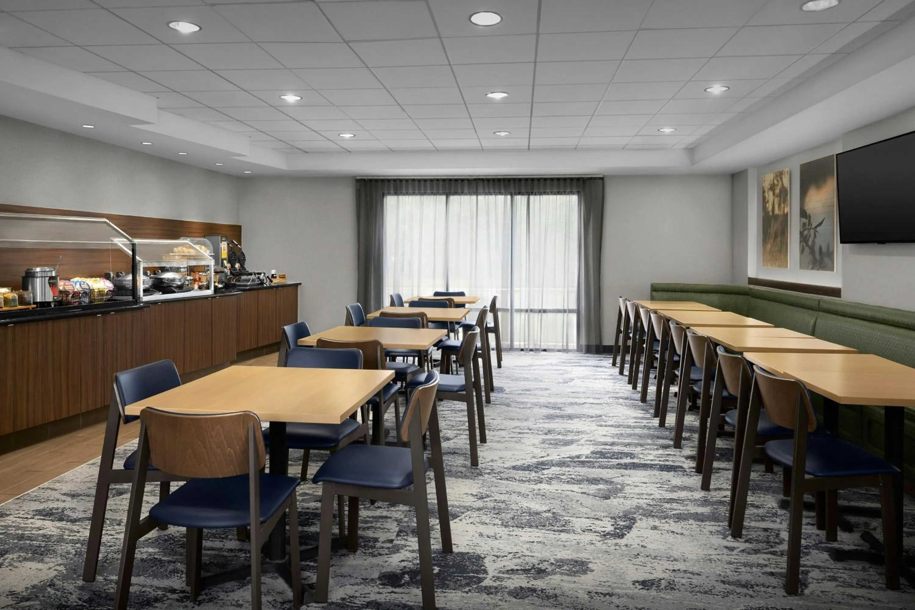 Breakfast in Fairfield Inn and Suites by Marriott Winston Salem/Hanes