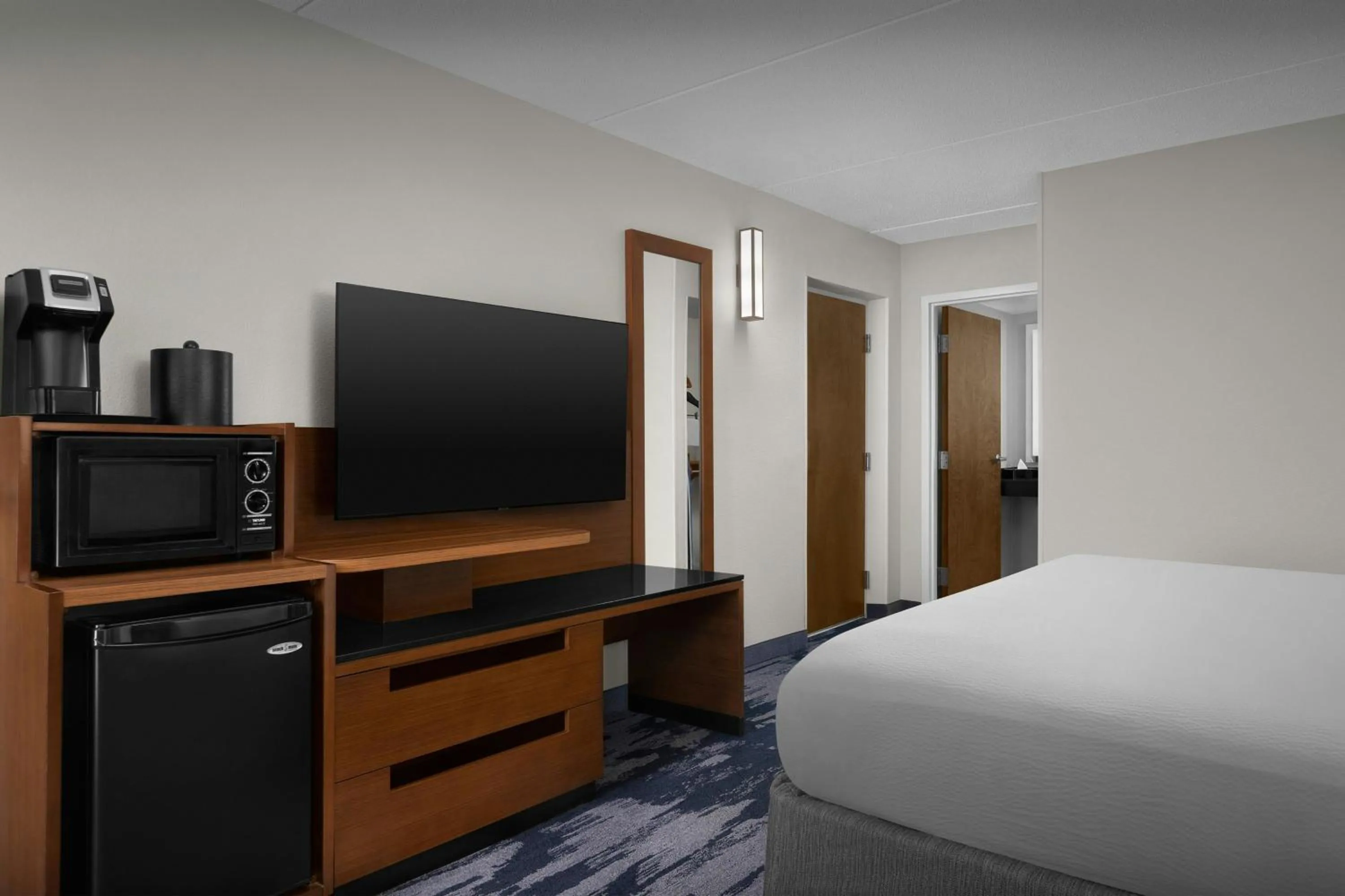 Photo of the whole room, Bed in Fairfield Inn and Suites by Marriott Winston Salem/Hanes