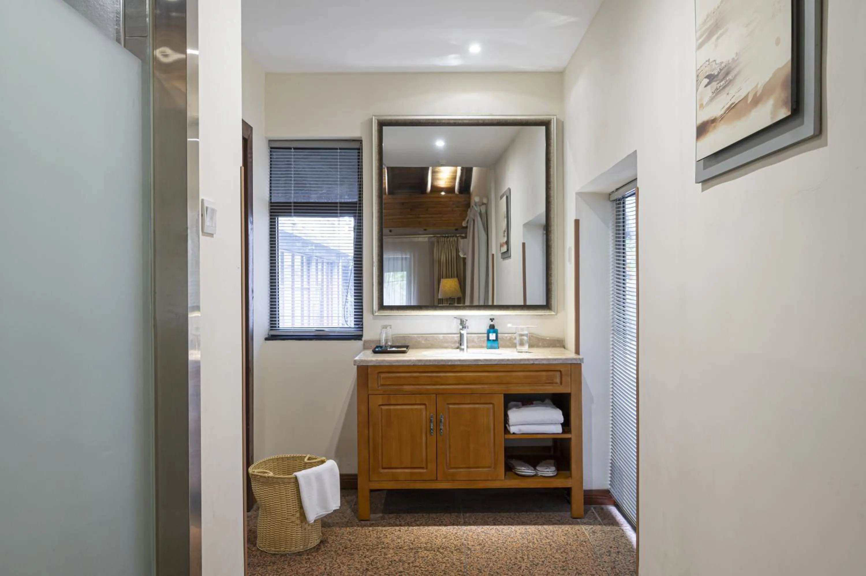 Toilet in Guilin Crystal Crescent Moon Hotel