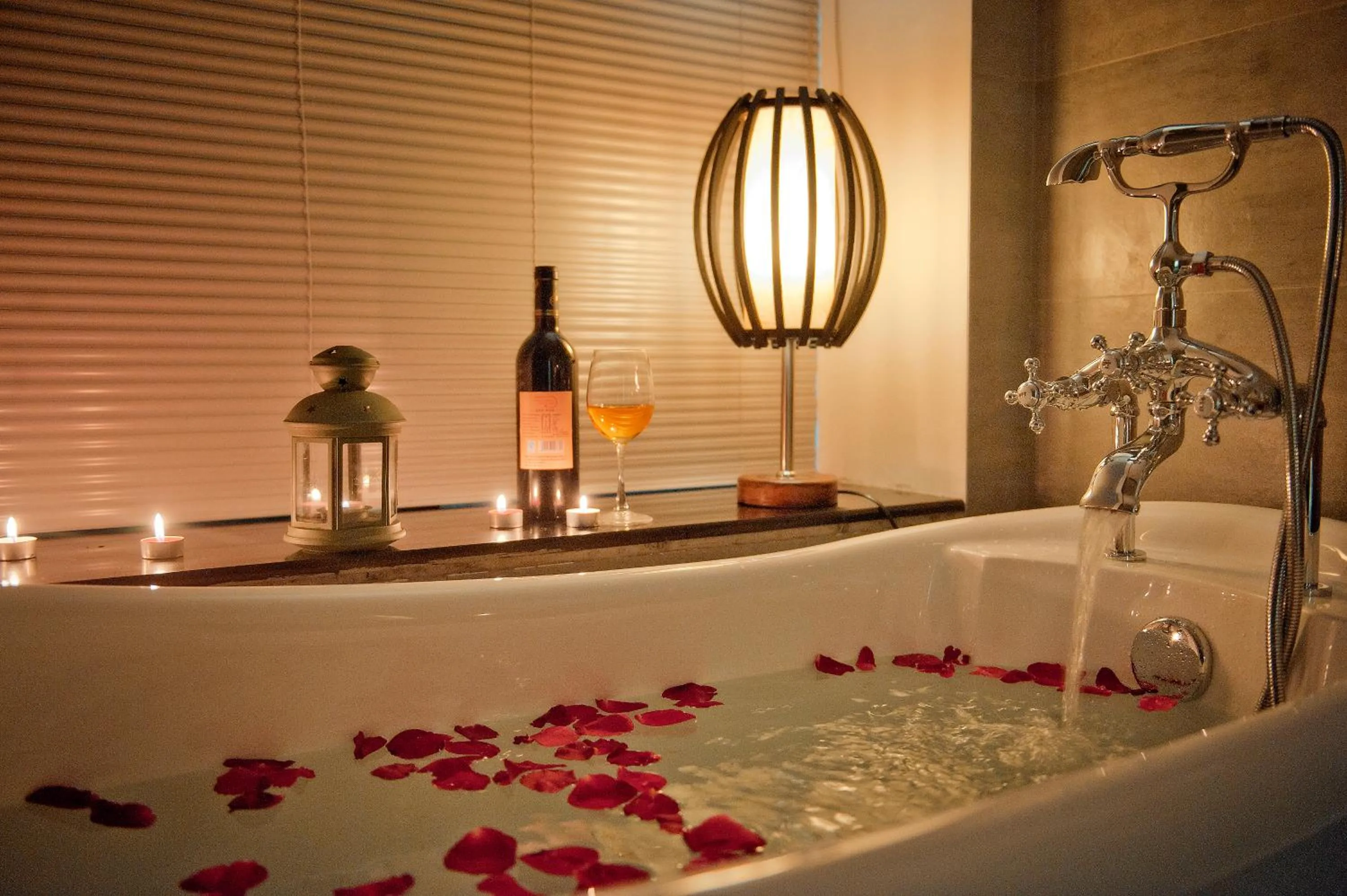 Bathroom in Guilin Crystal Crescent Moon Hotel