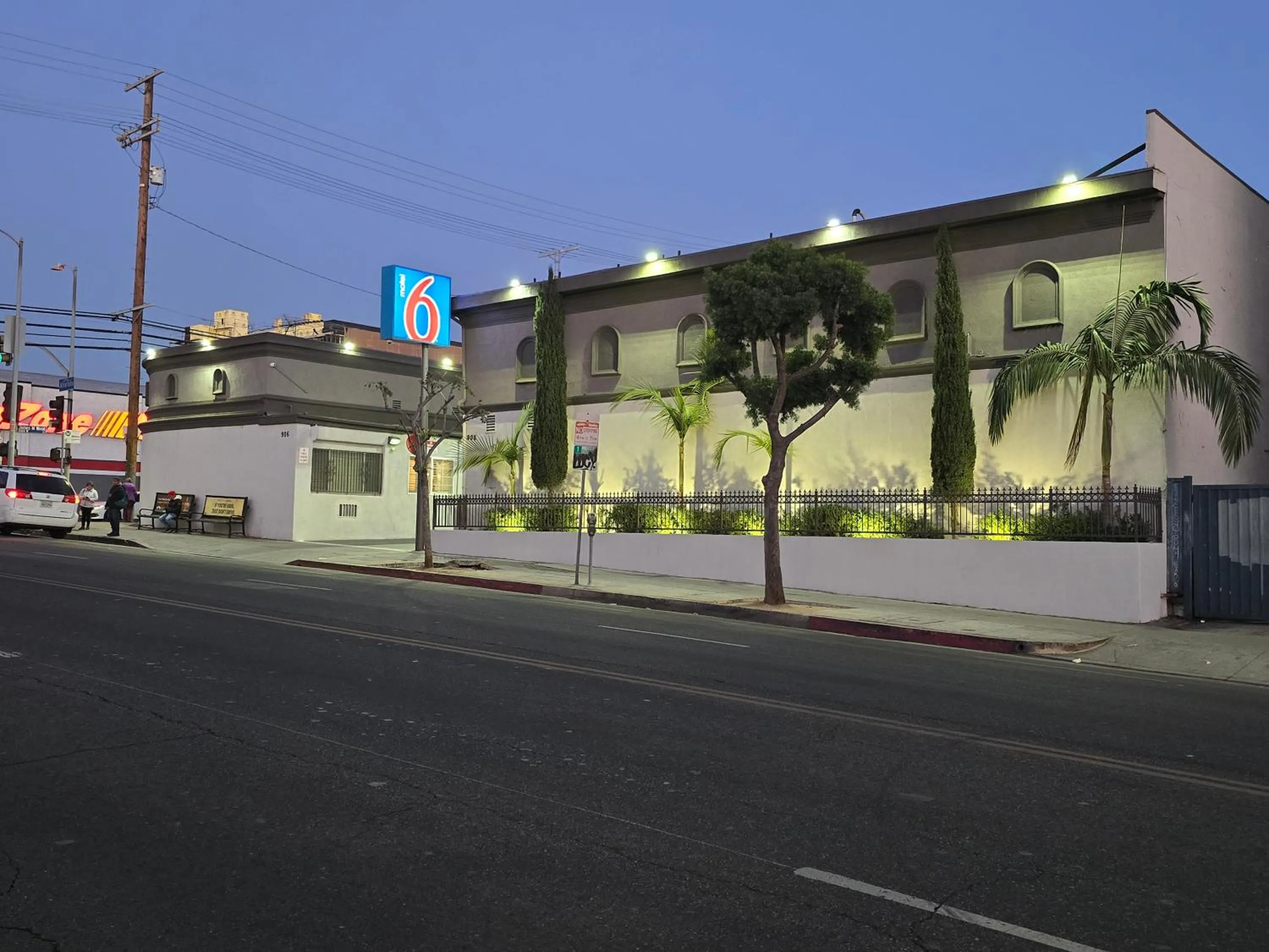Property building in Motel 6 Los Angeles, CA - Downtown