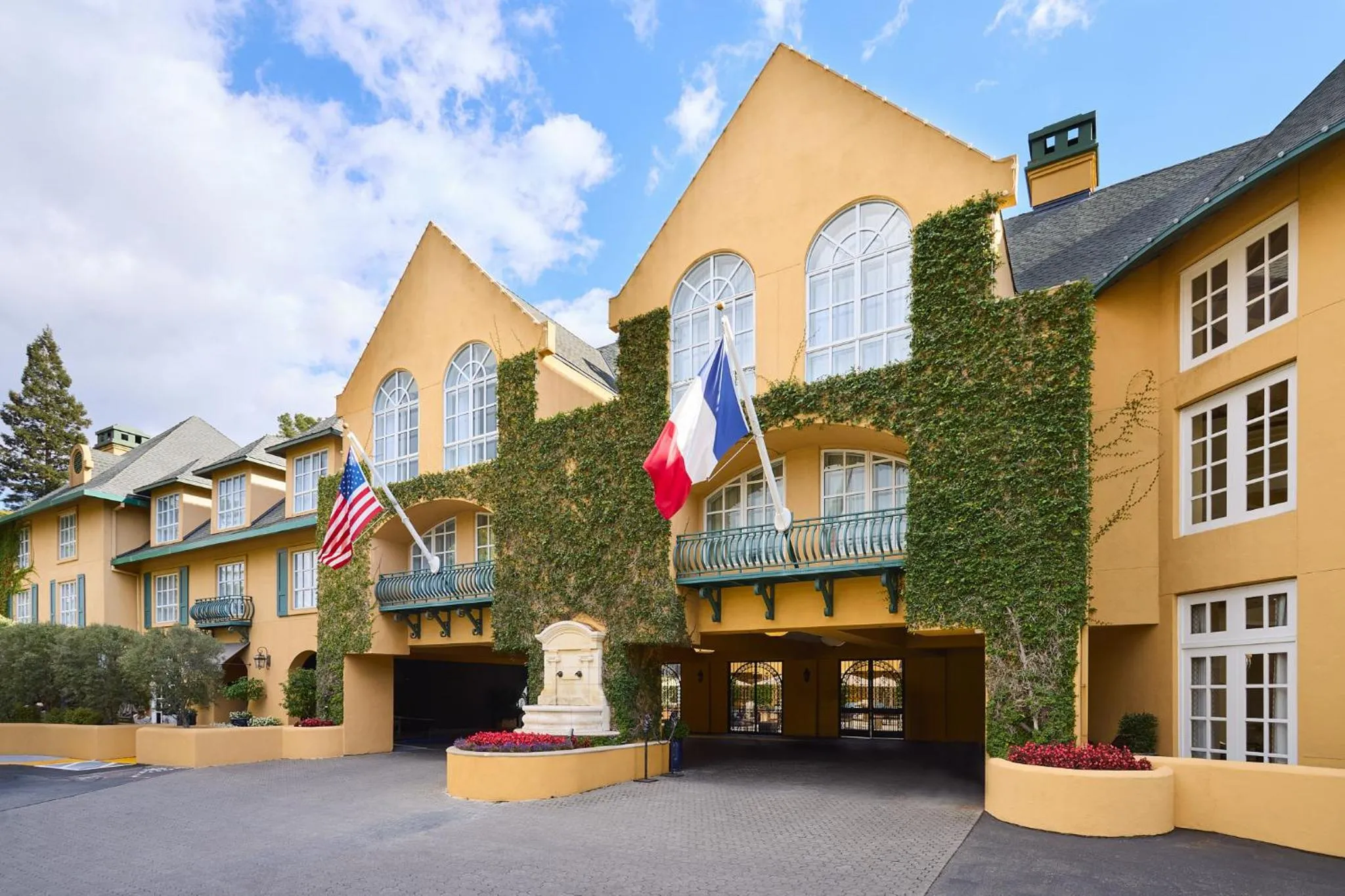 Facade/entrance in Lafayette Park Hotel & Spa