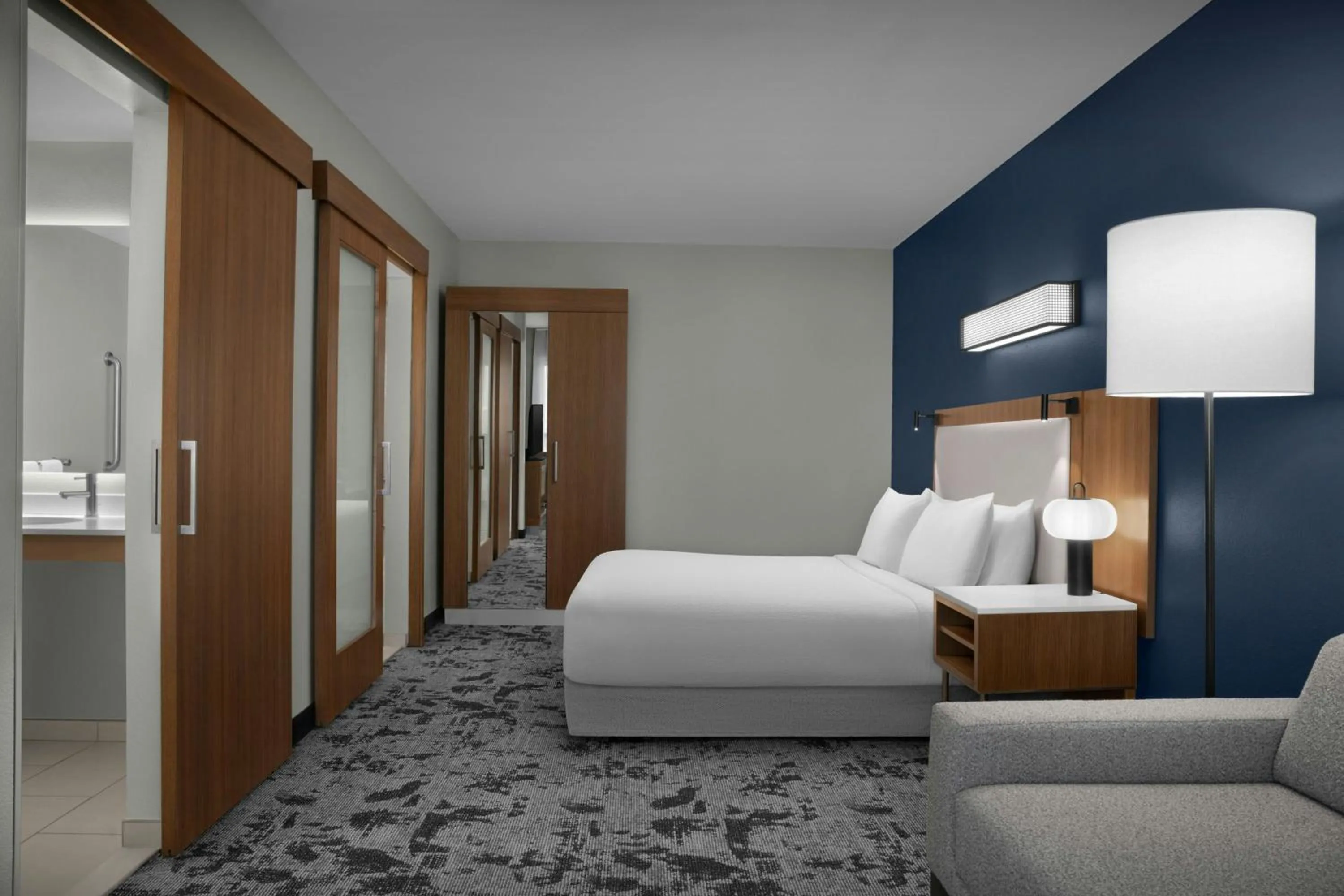 Bedroom, Bed in Springhill Suites by Marriott Savannah Downtown Historic District