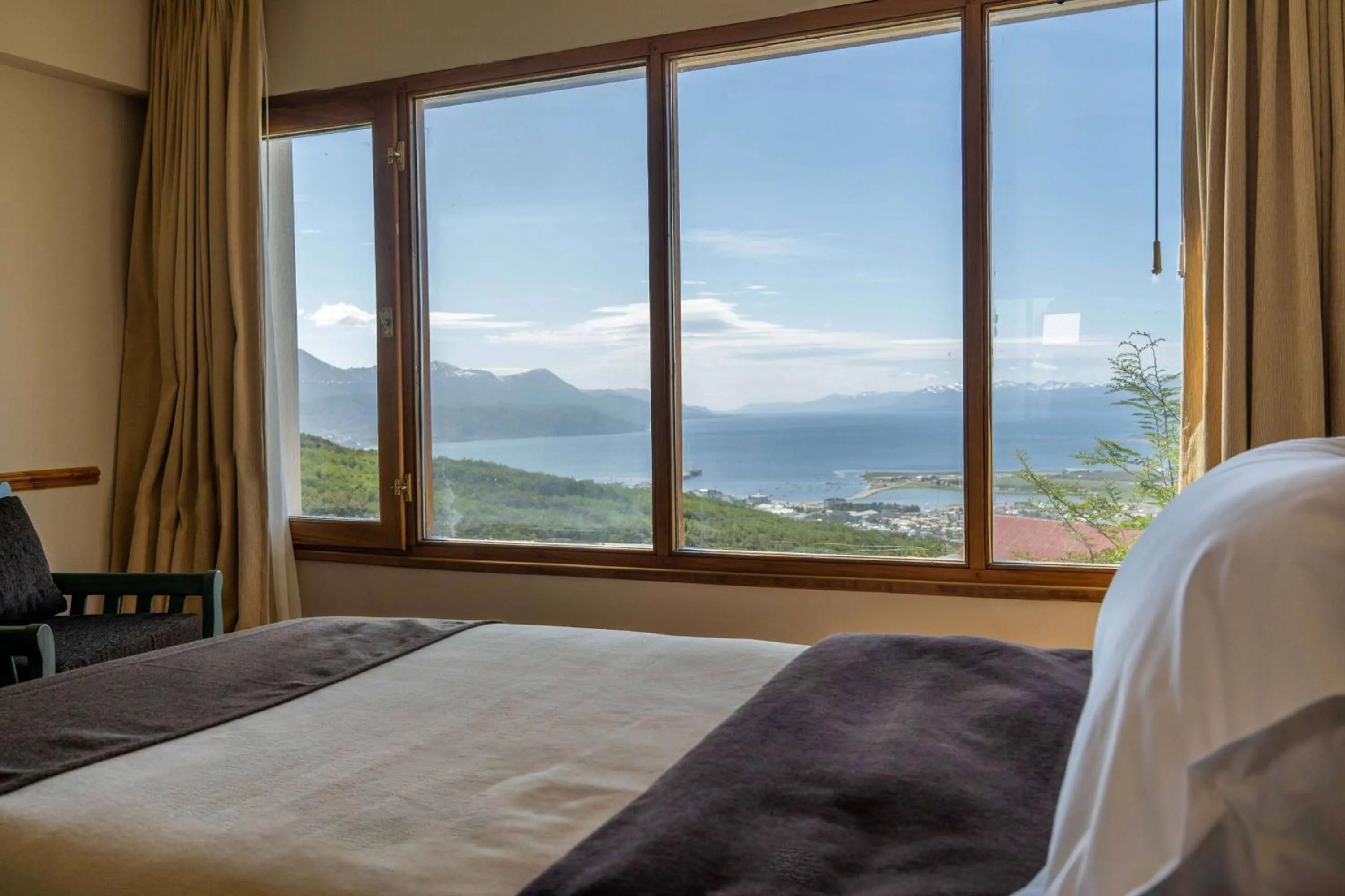 Photo of the whole room, Bed in Wyndham Garden Ushuaia Hotel del Glaciar