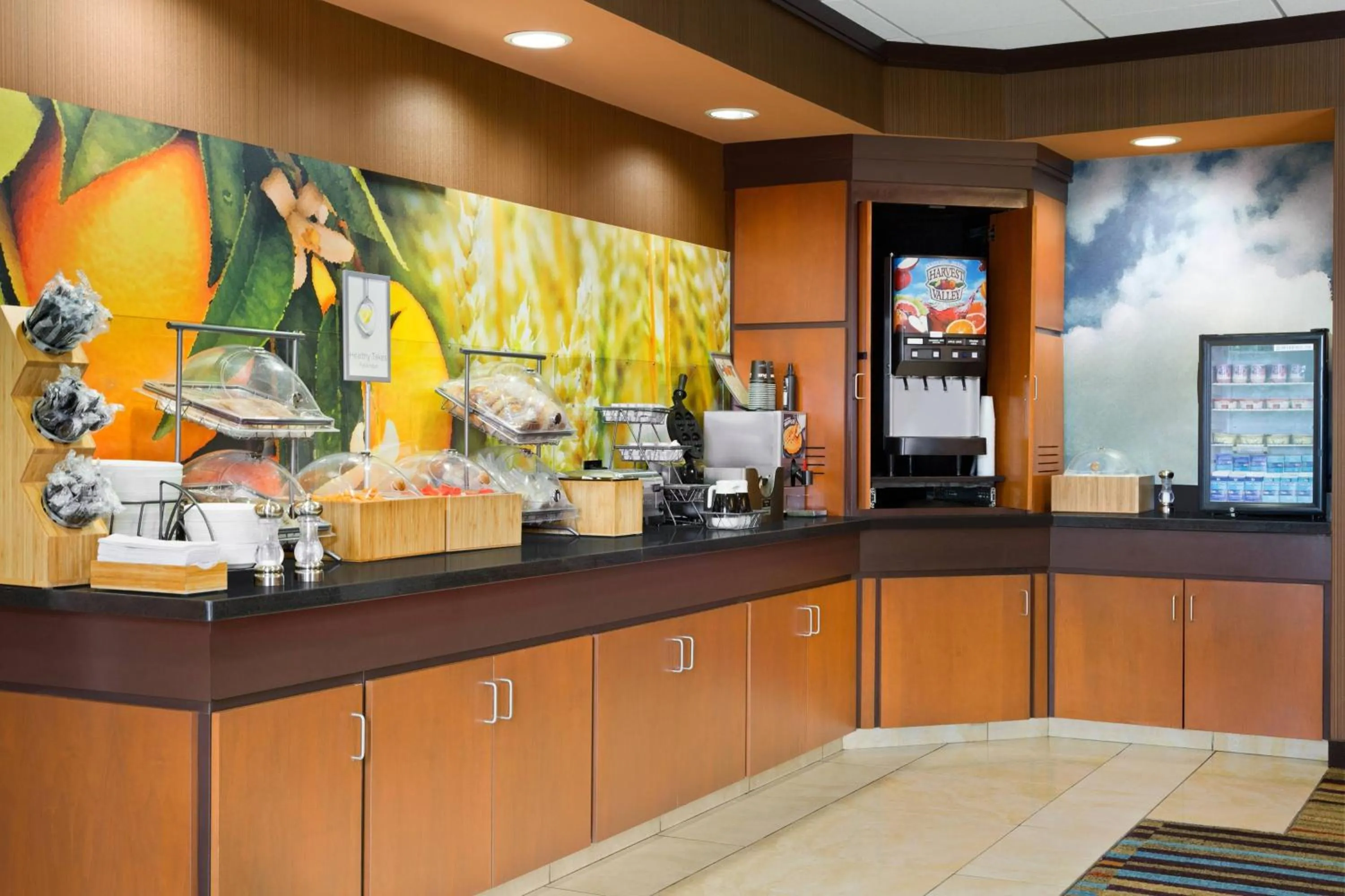 Breakfast in Fairfield Inn & Suites by Marriott Weirton
