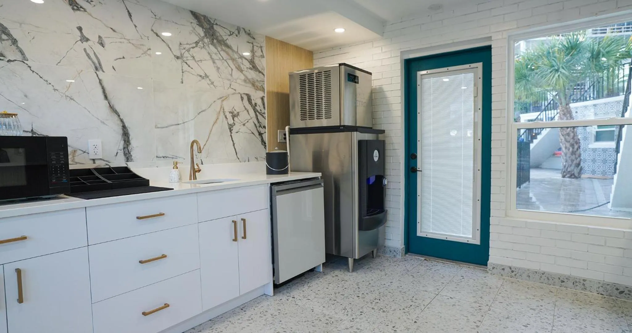 Lobby or reception in Ivory Sands Beach Suites