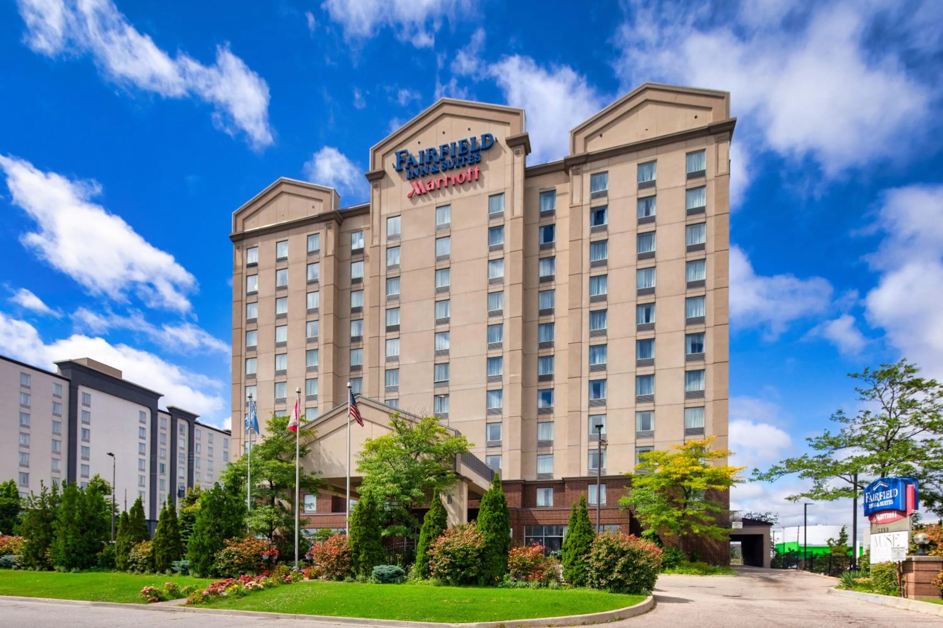 Property building in Fairfield Inn & Suites by Marriott Toronto Airport
