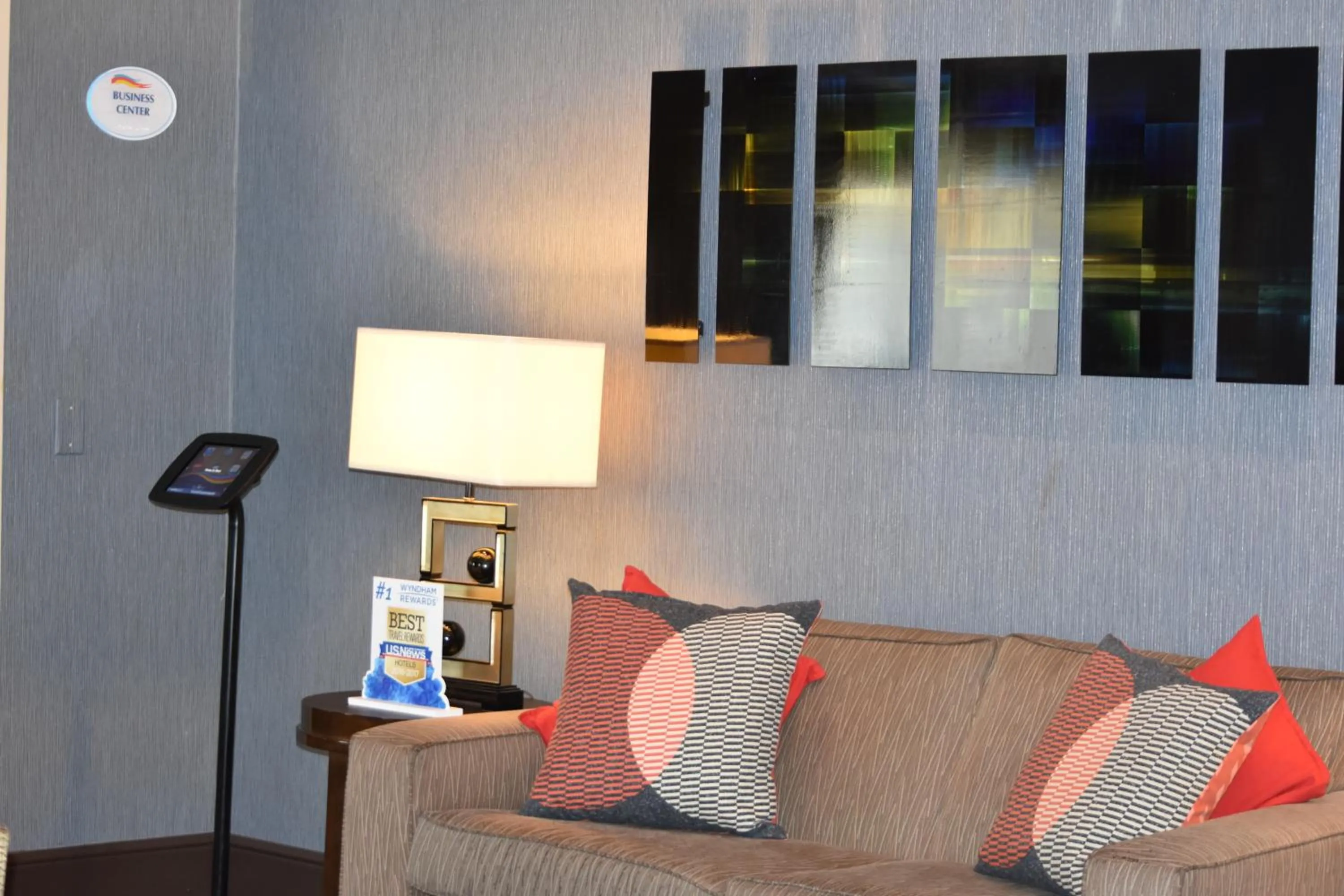 Living room in Baymont by Wyndham Dallas/ Love Field