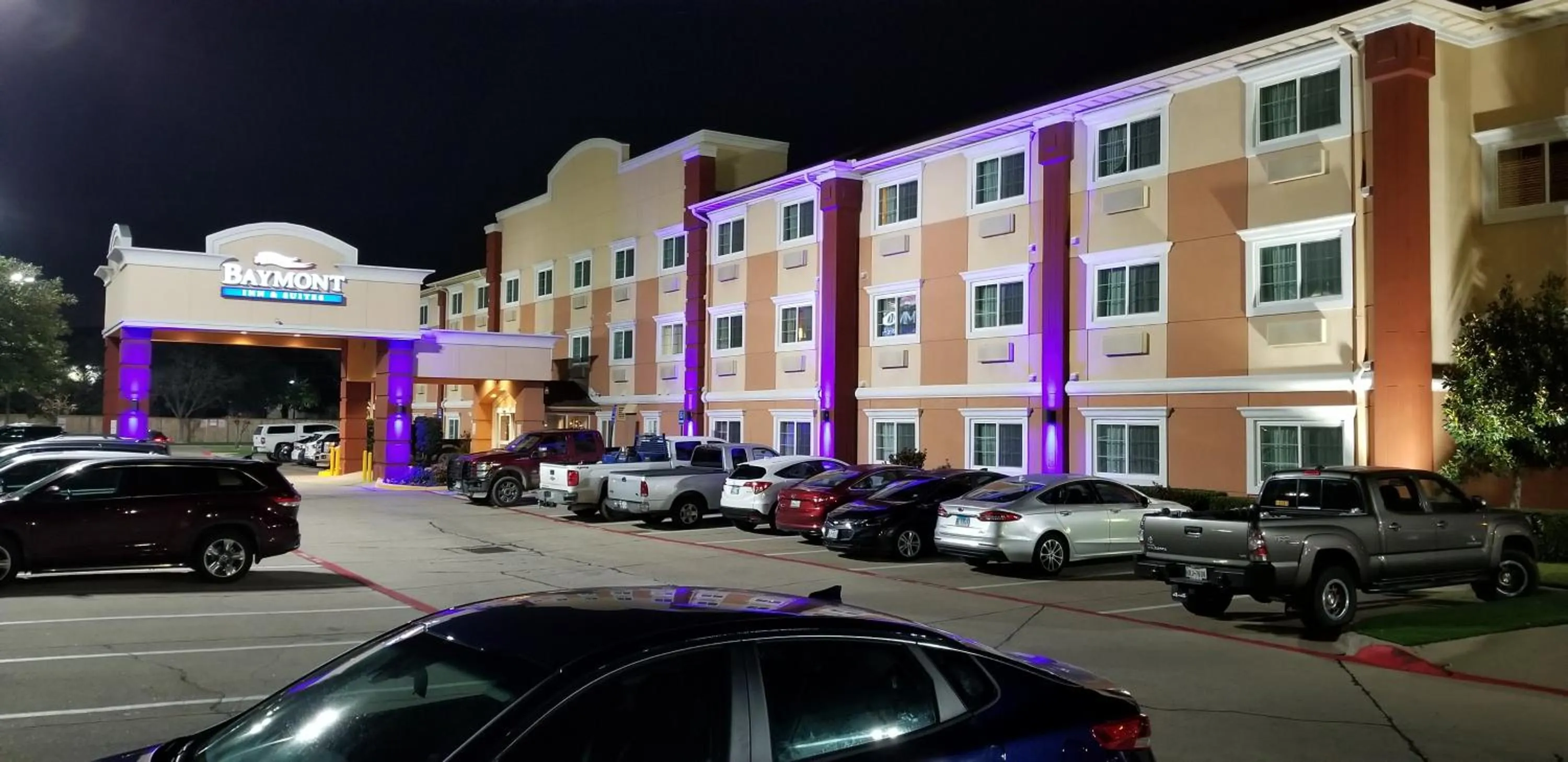 Facade/entrance in Baymont by Wyndham Dallas/ Love Field