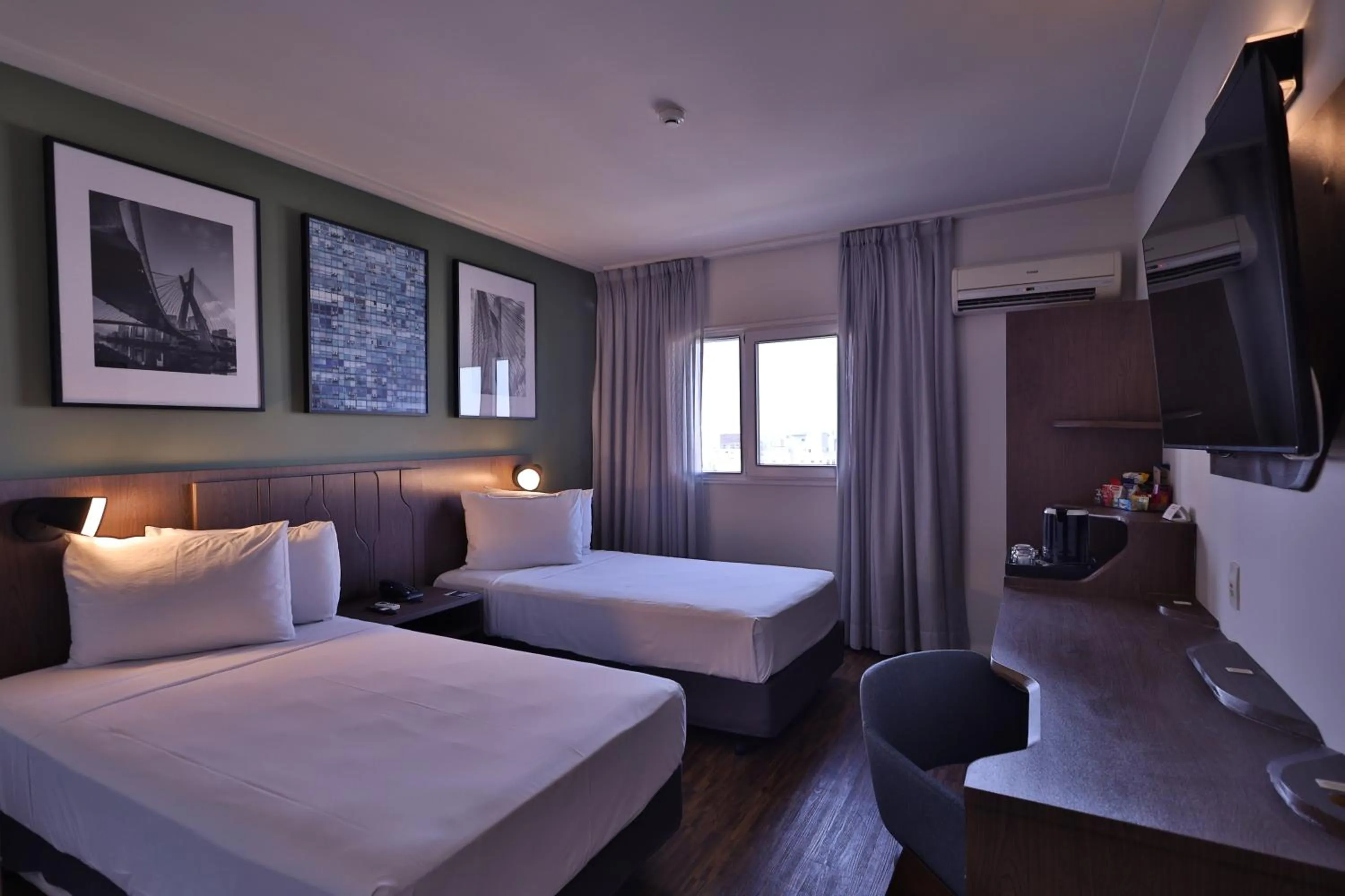 Photo of the whole room, Bed in Transamerica Executive Nova Paulista