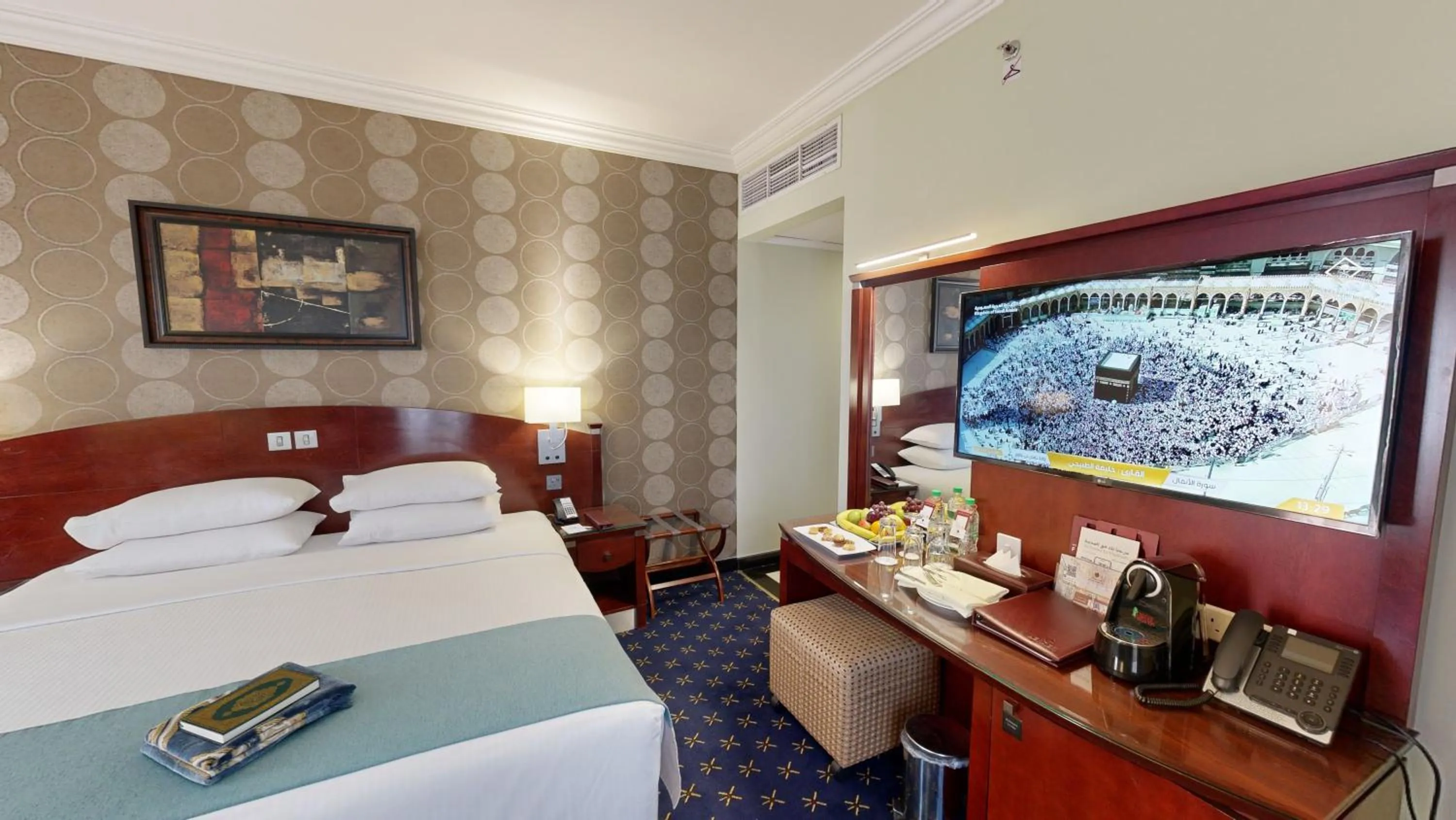 Bed in Al Muna Kareem Hotel- EX LEADER