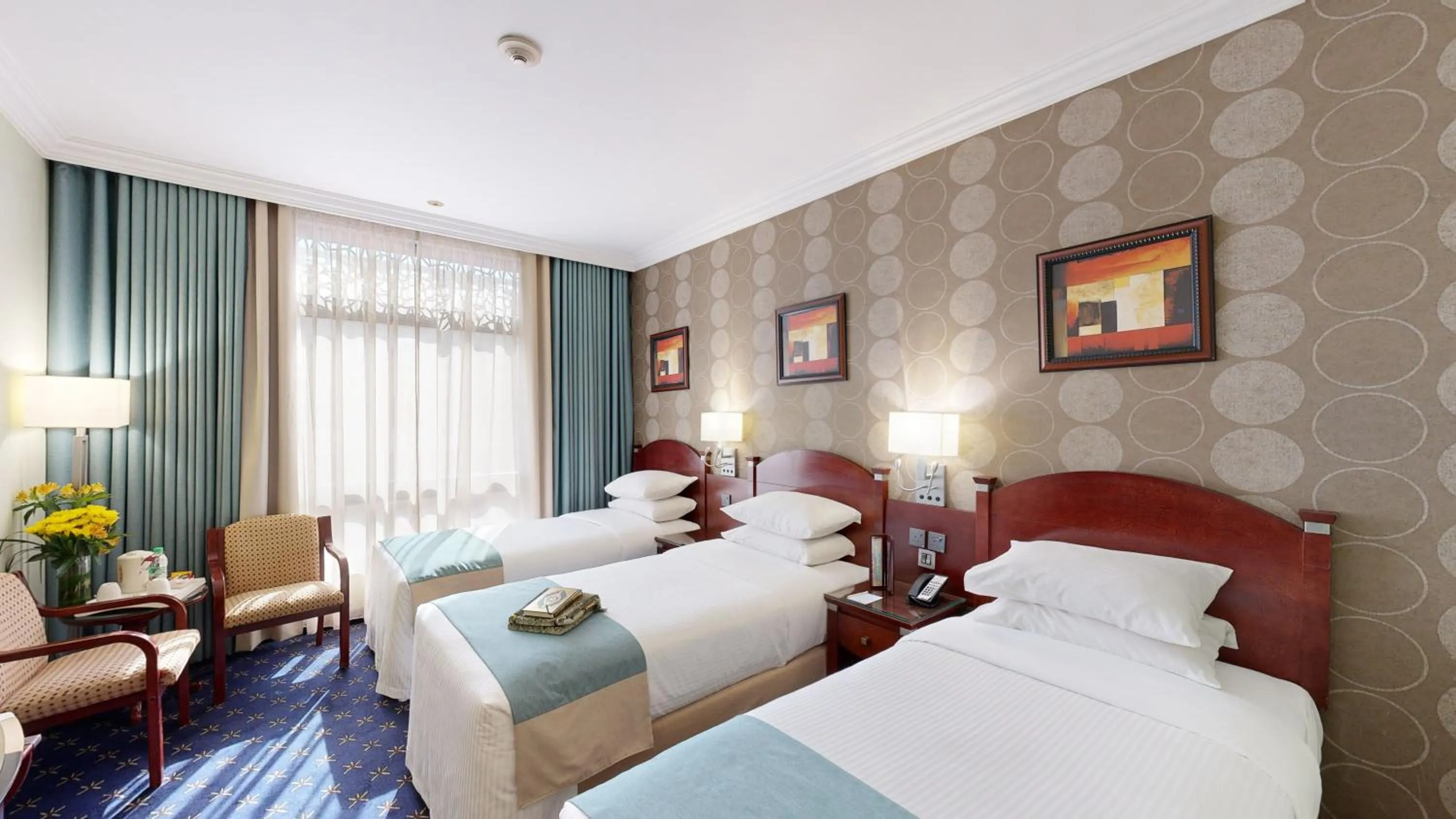 Bed in Al Muna Kareem Hotel- EX LEADER