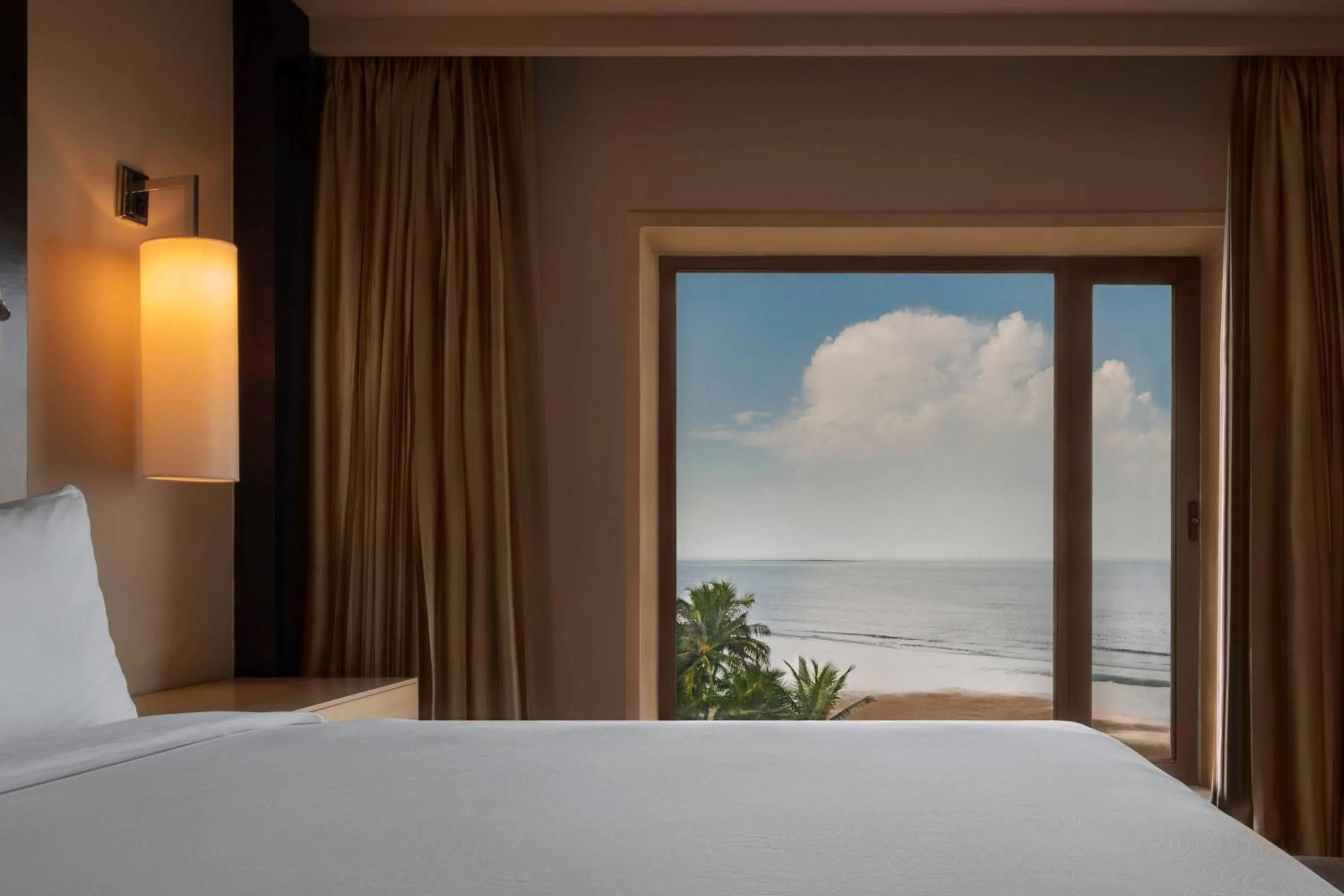 Beach, Bed in JW Marriott Mumbai Juhu