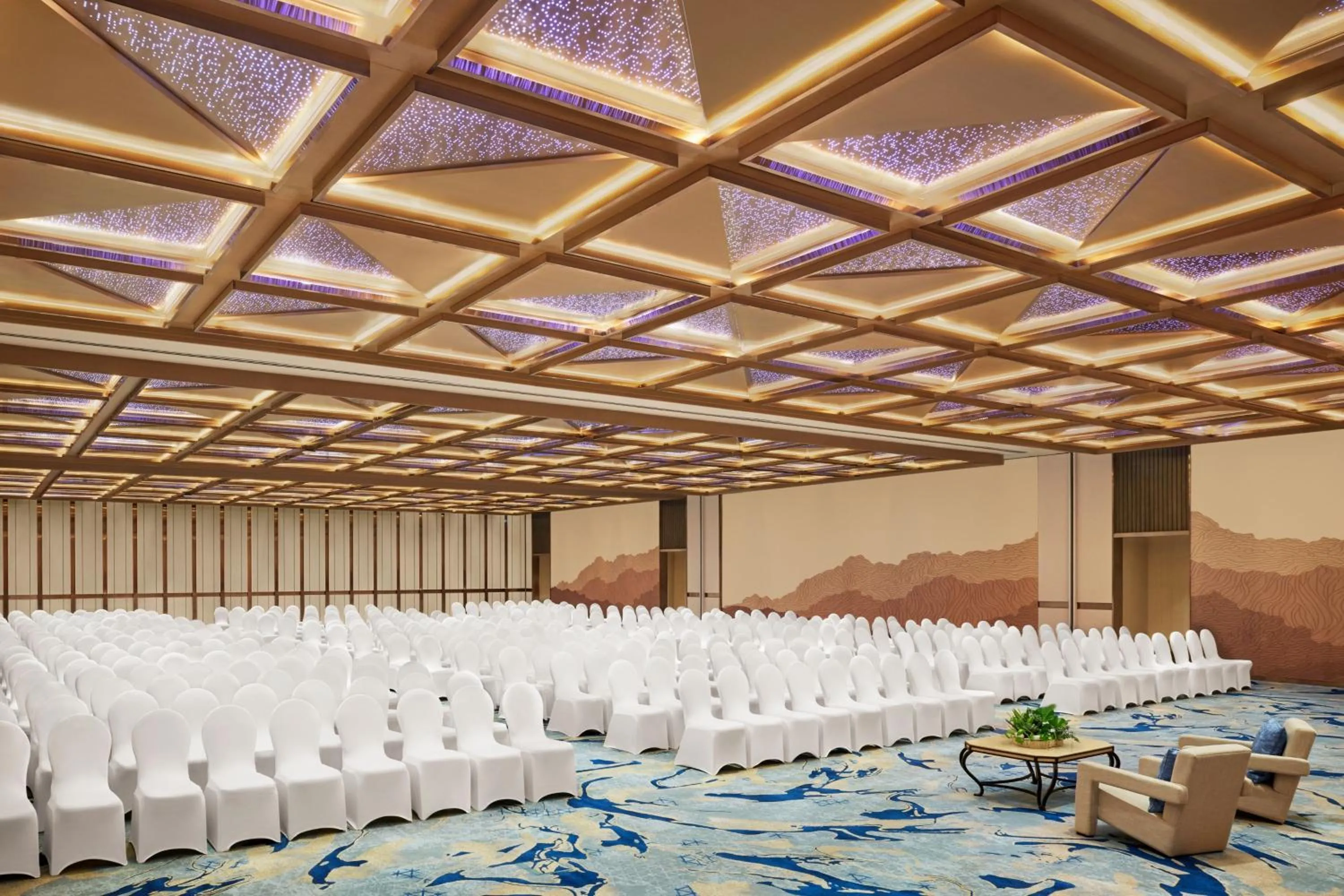 Entertainment in JW Marriott Mumbai Juhu