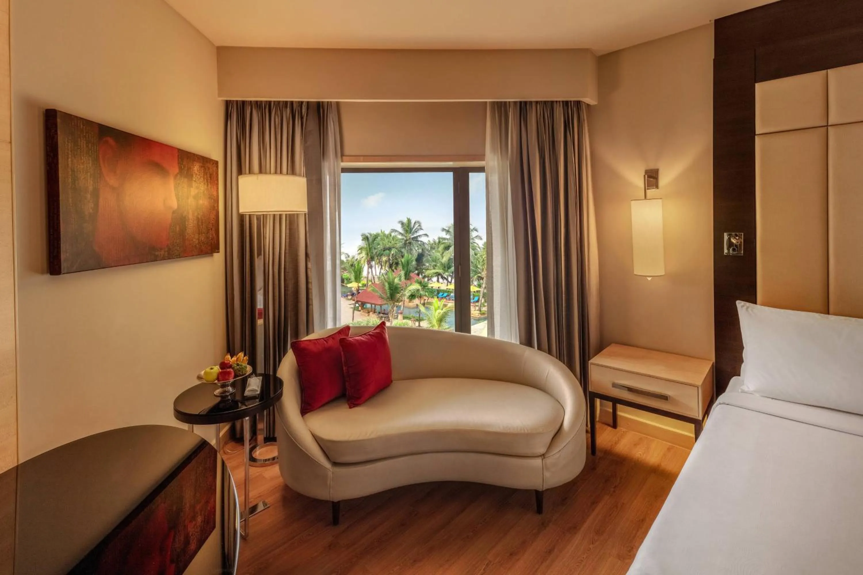 Photo of the whole room, Bed in JW Marriott Mumbai Juhu