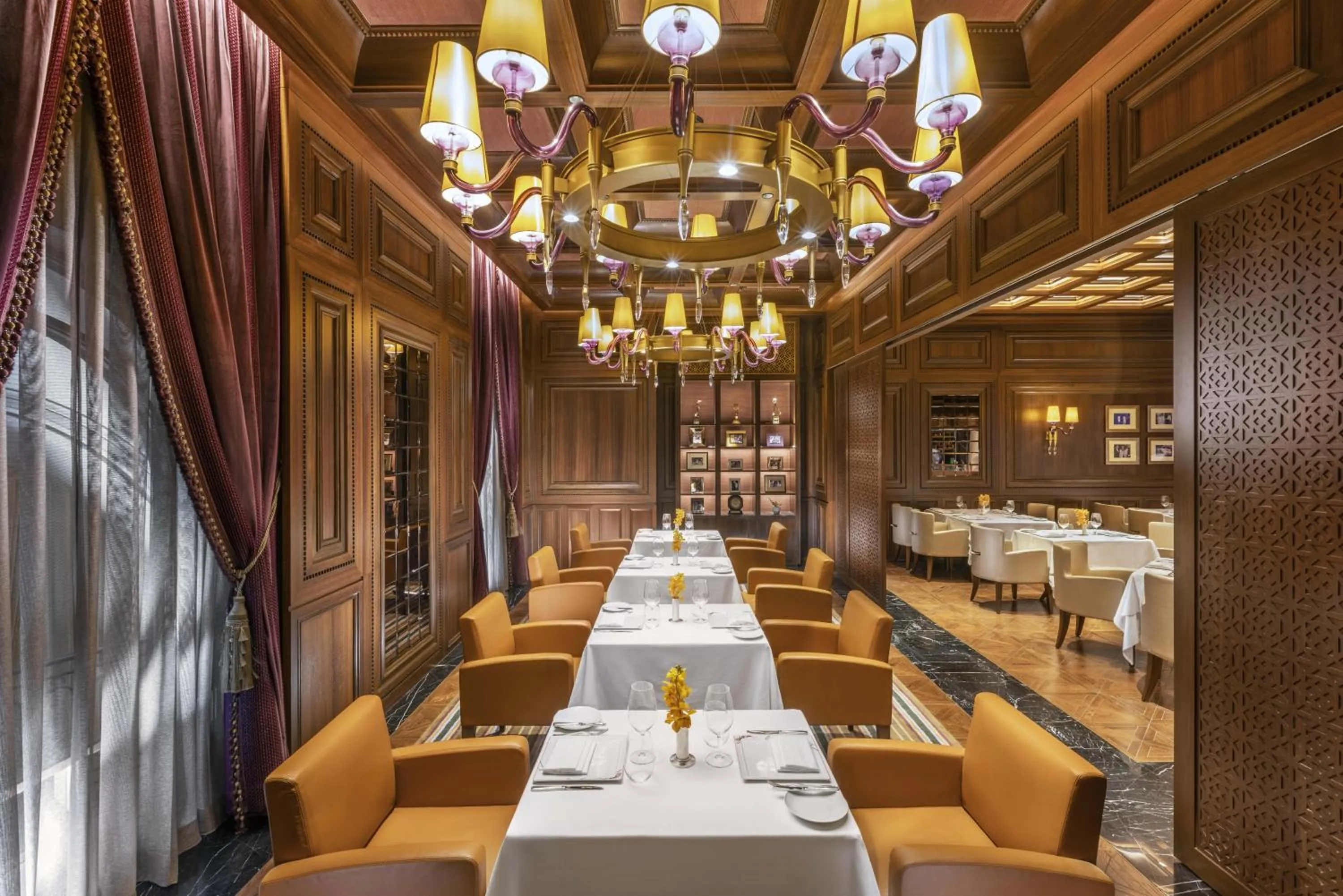 Restaurant/places to eat in The Leela Palace New Delhi