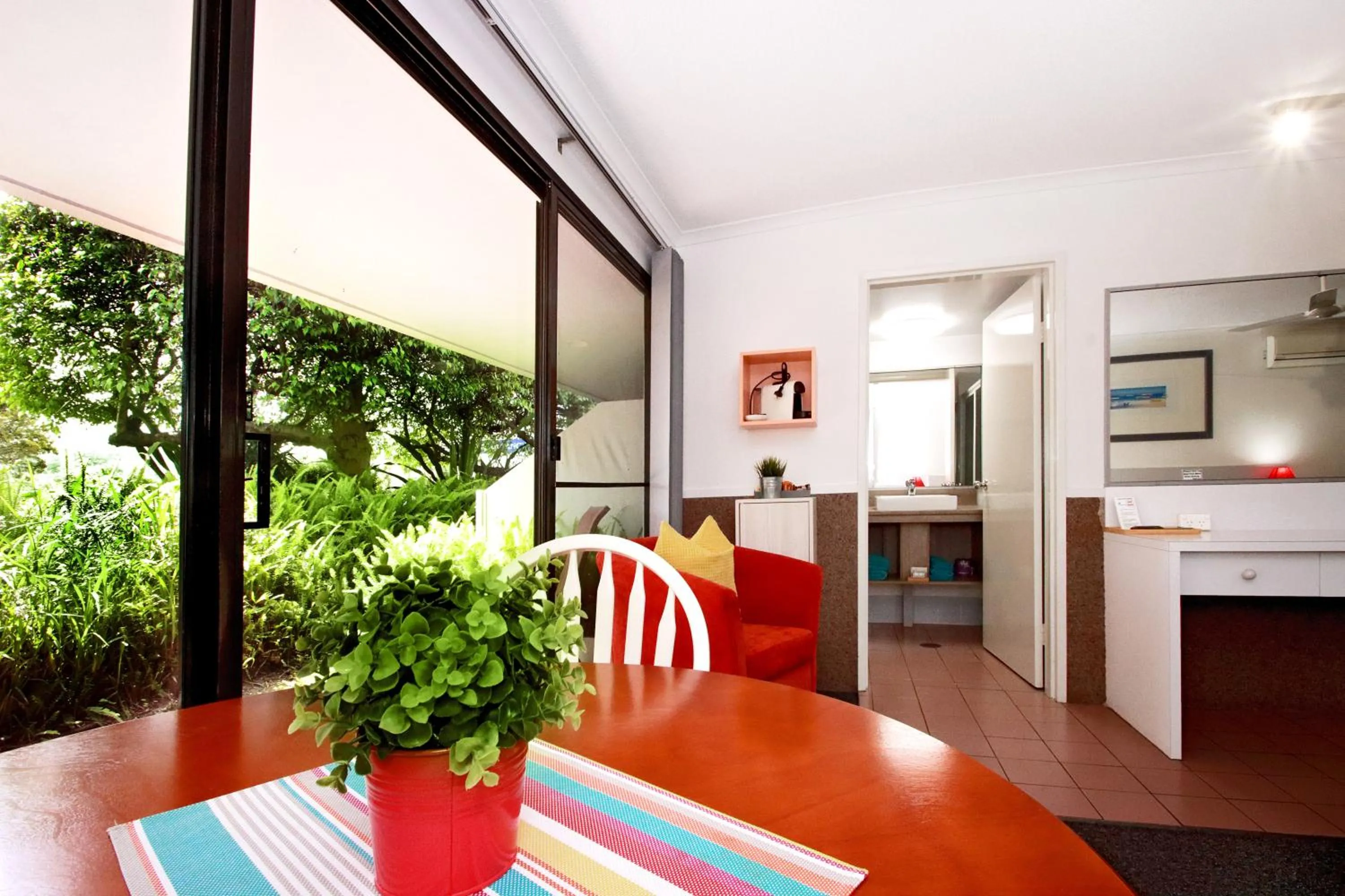 Garden view in Sea Spray Motel - Merimbula