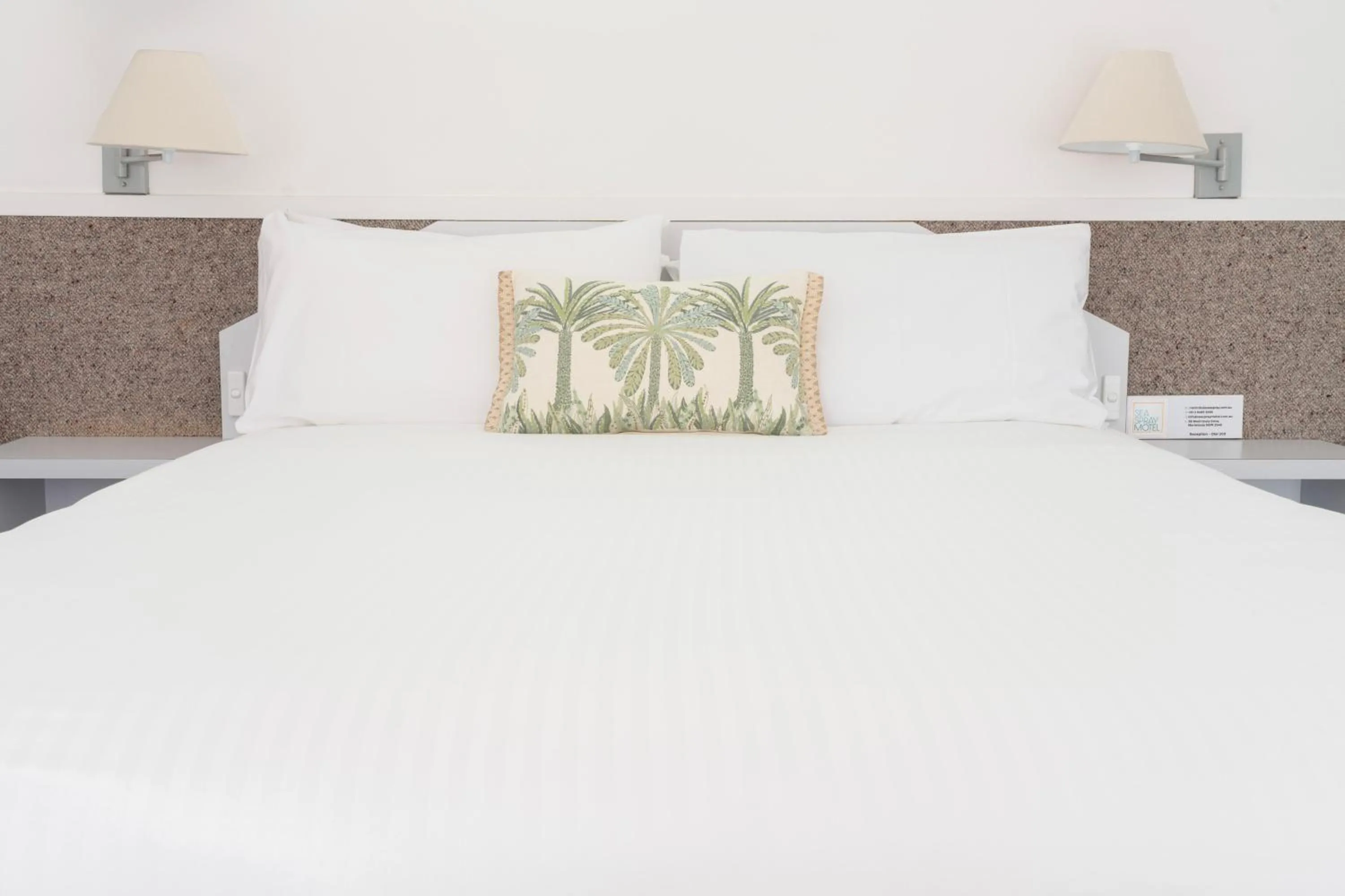 Bed in Sea Spray Motel - Merimbula