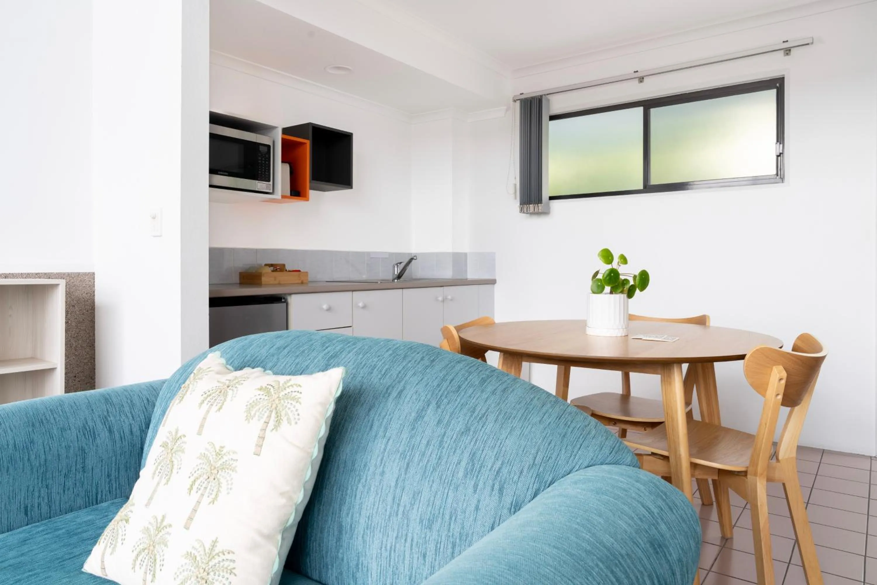 Kitchen or kitchenette in Sea Spray Motel - Merimbula