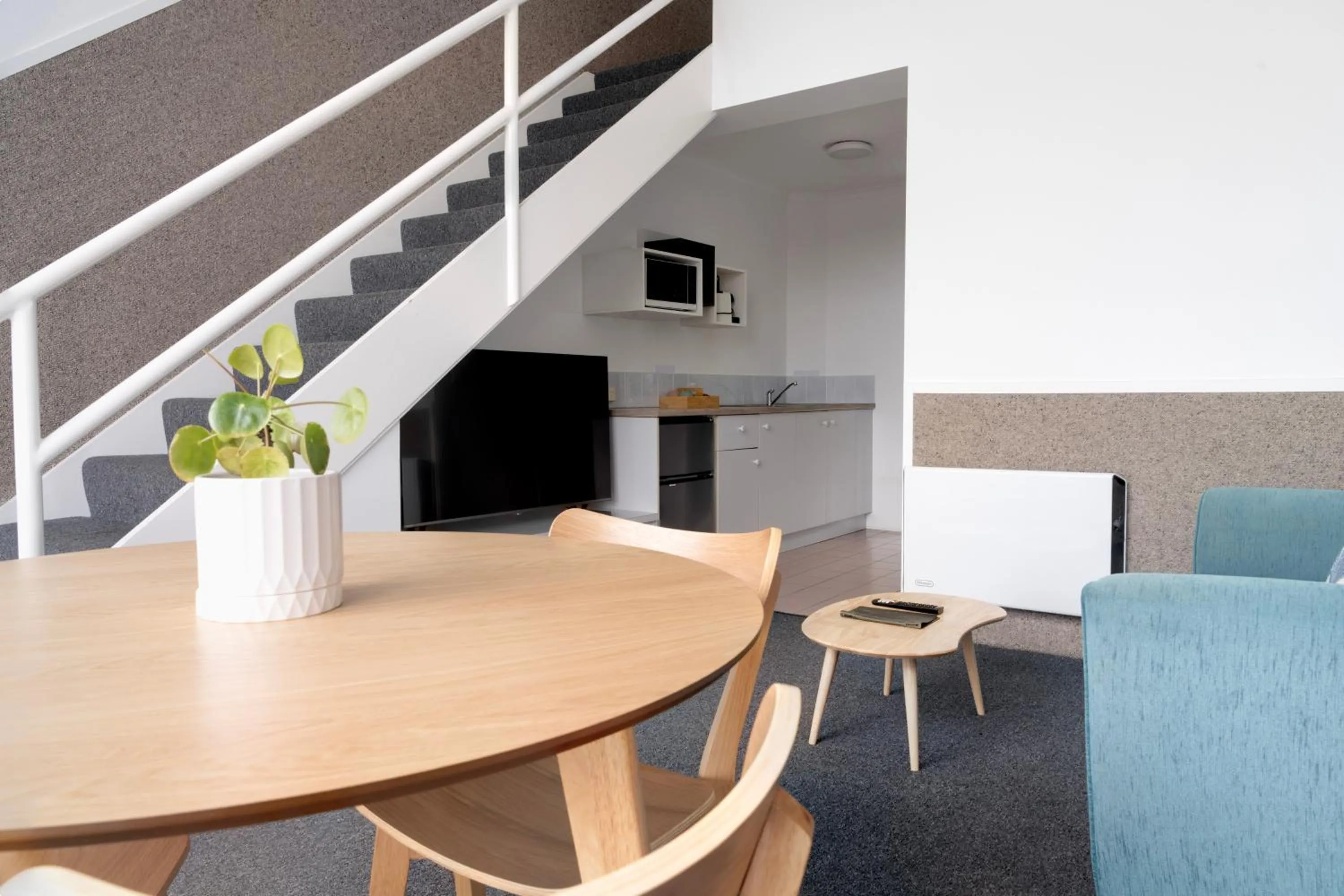 Kitchen or kitchenette in Sea Spray Motel - Merimbula