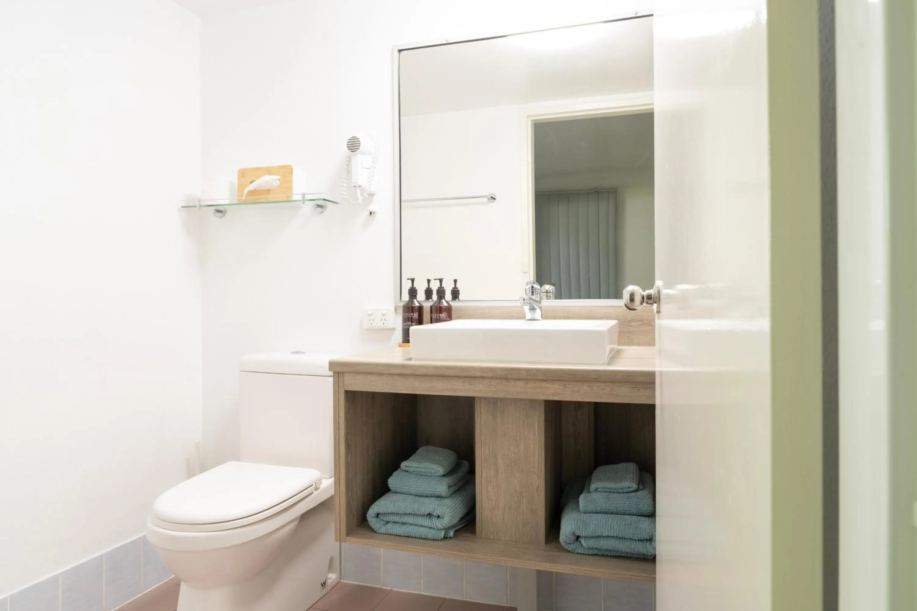 Bathroom in Sea Spray Motel - Merimbula