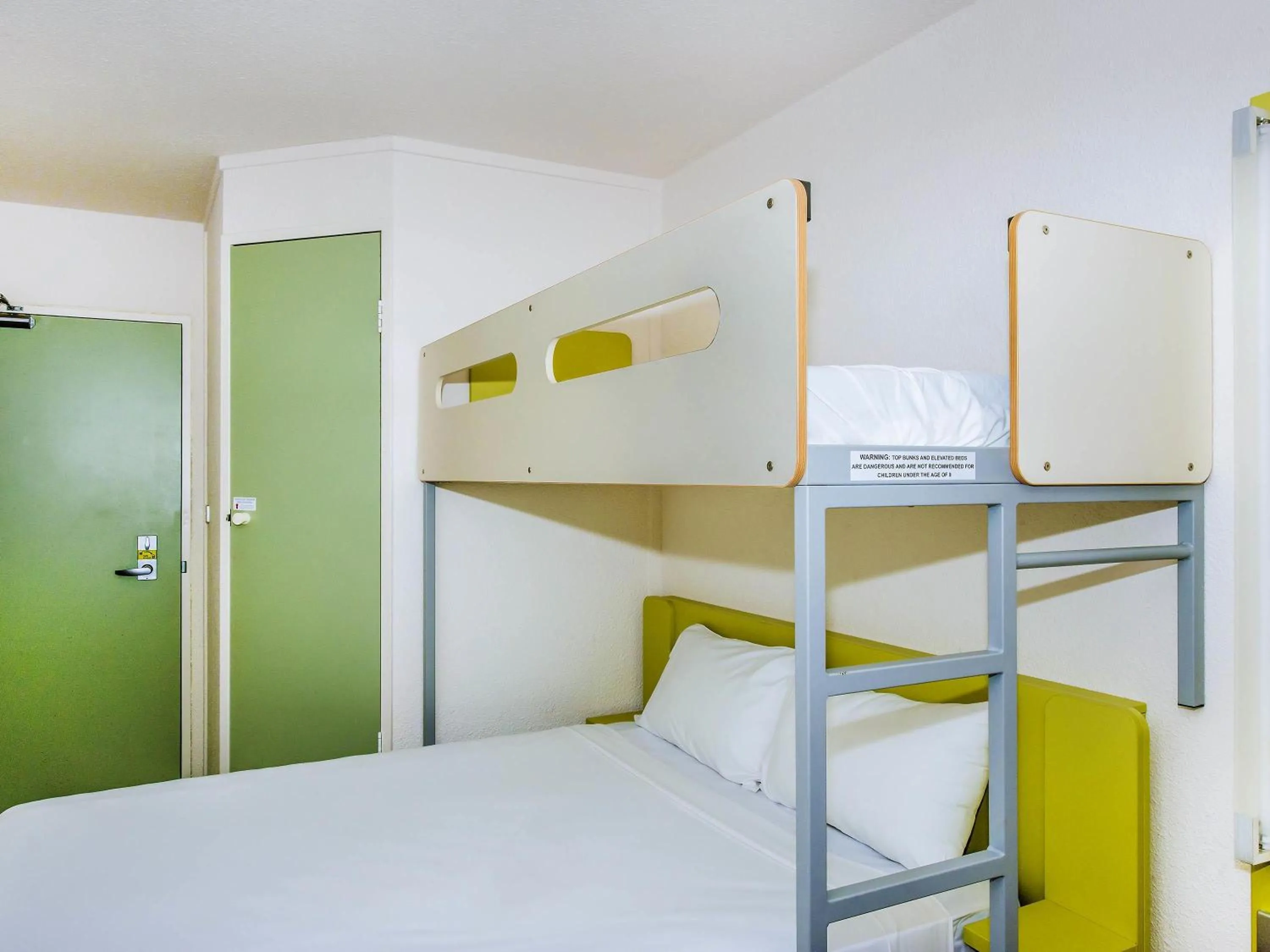 Bedroom, Bed in ibis Budget - Dandenong