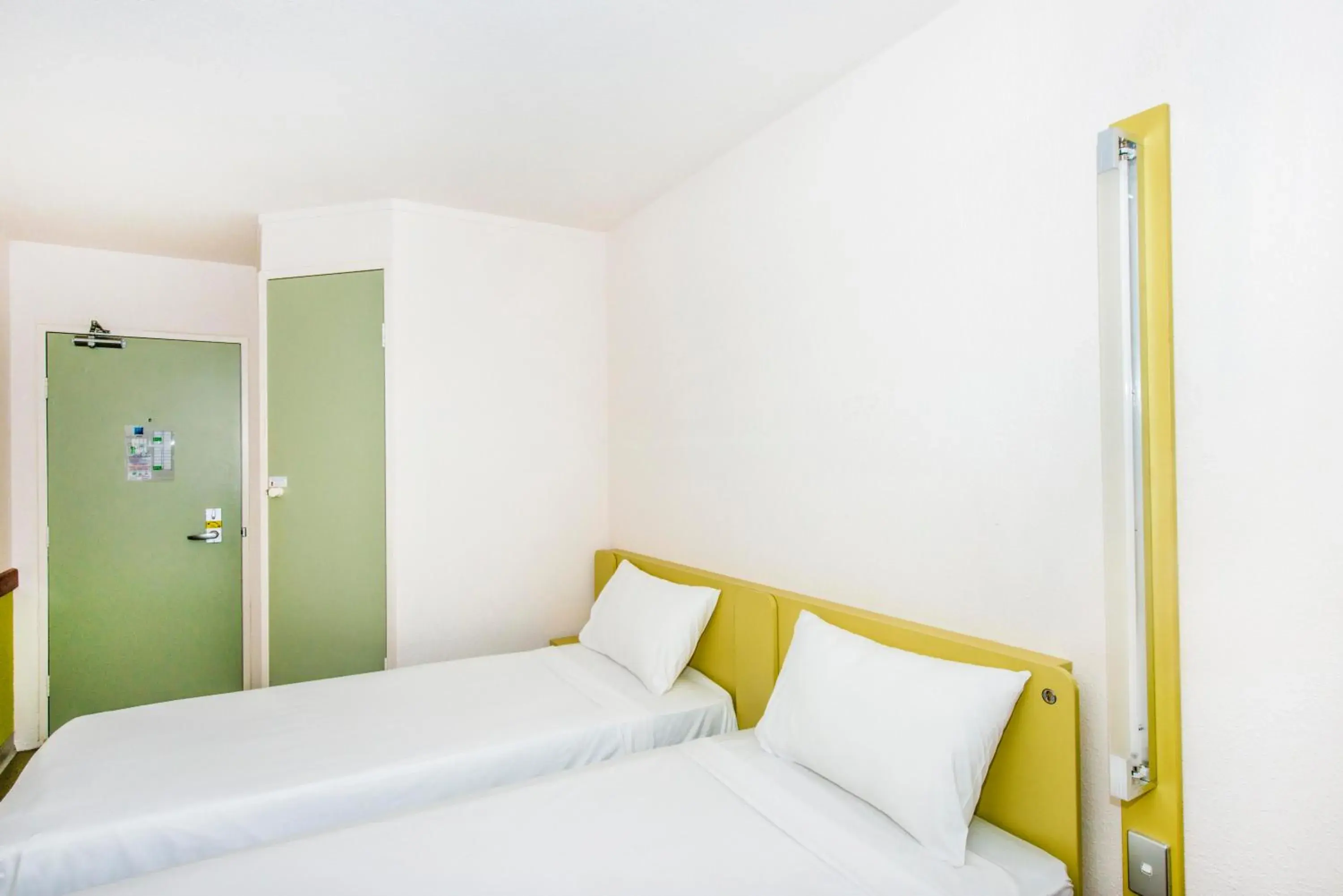 Standard Twin Room in ibis Budget - Dandenong Standard Twin Room in ibis Budget - Dandenong