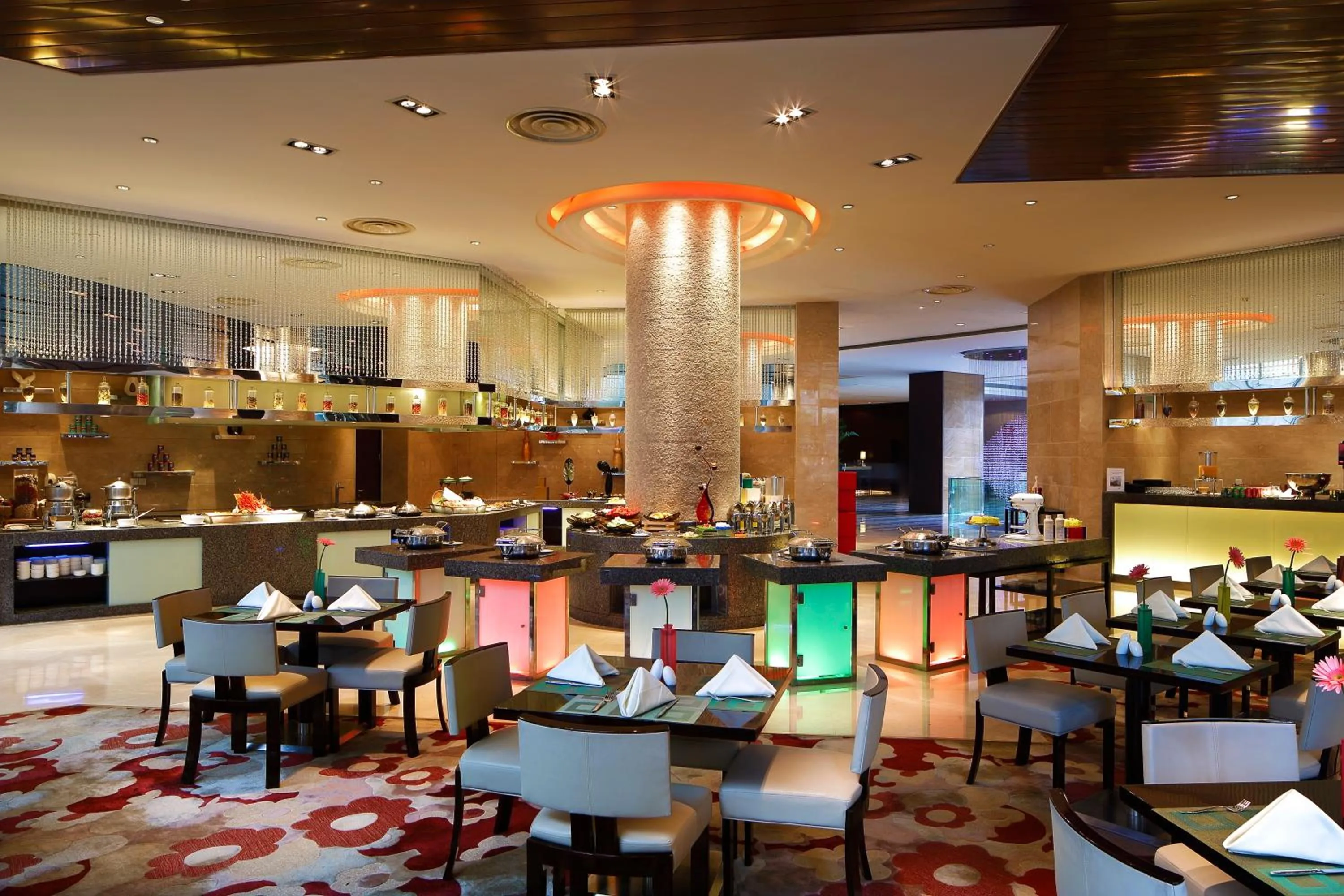 Restaurant/places to eat in The QUBE Hotel Shanghai -Close to Pudong International Airport and Disney Land