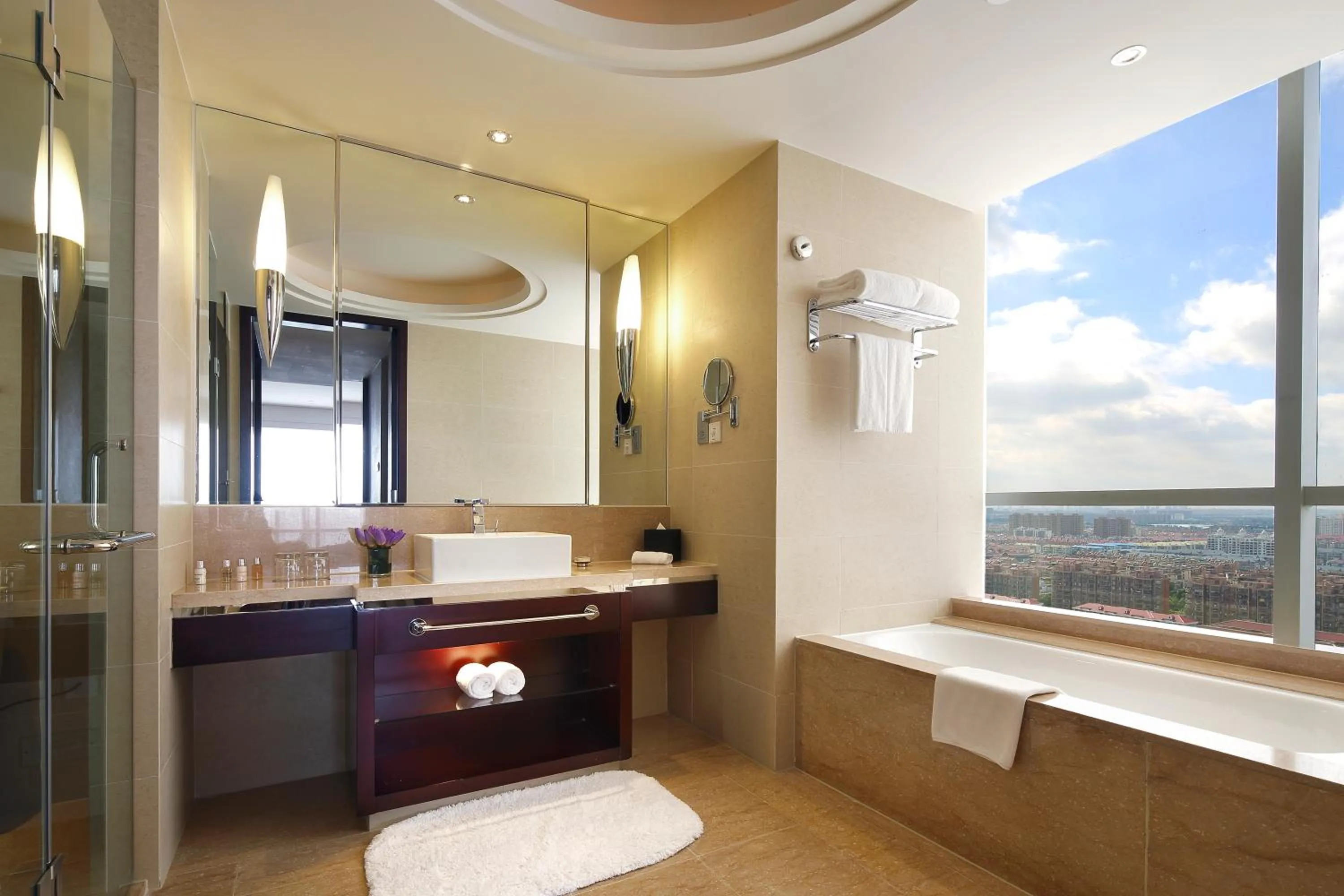Bathroom in The QUBE Hotel Shanghai -Close to Pudong International Airport and Disney Land