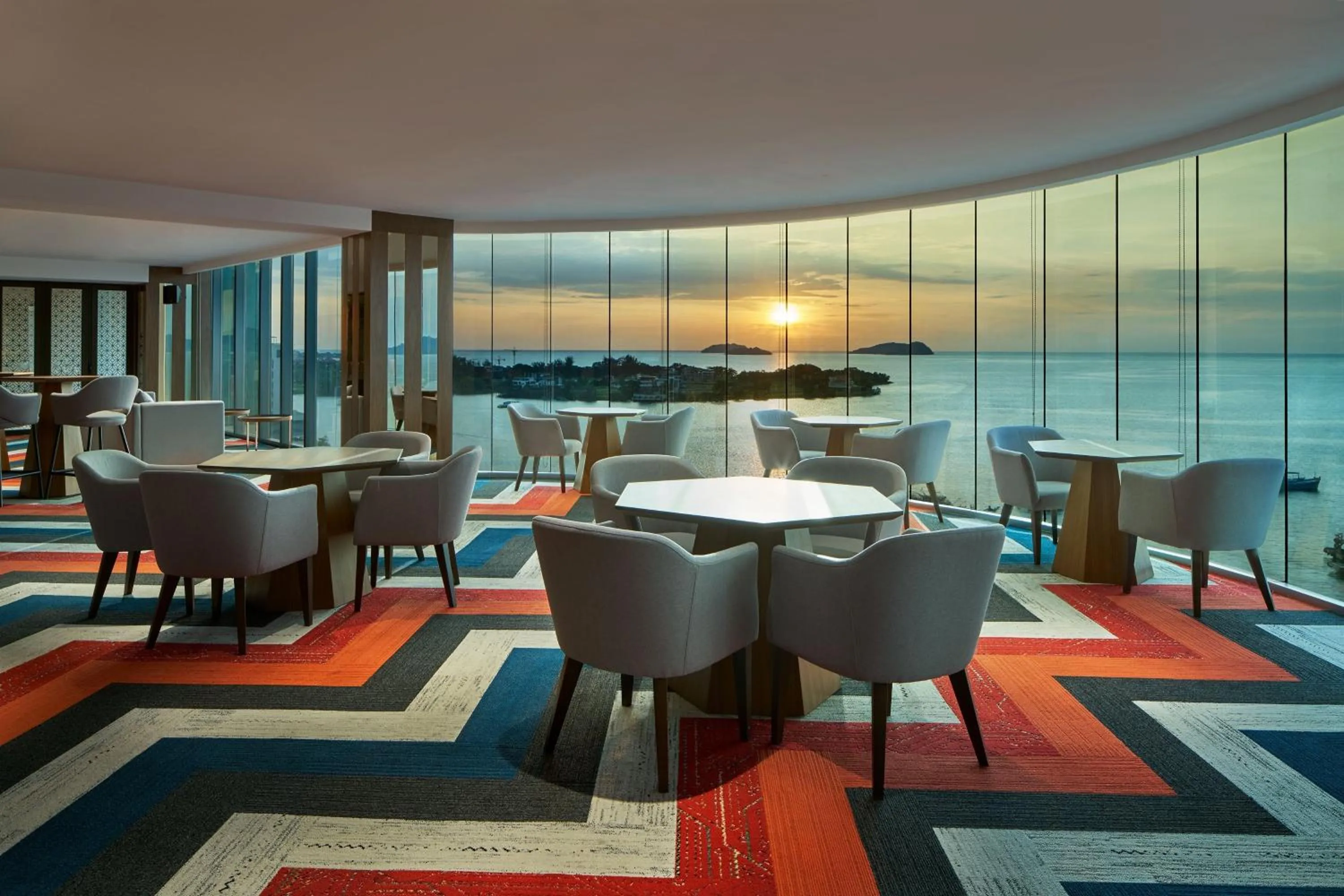 Lounge or bar in Le Meridien Kota Kinabalu