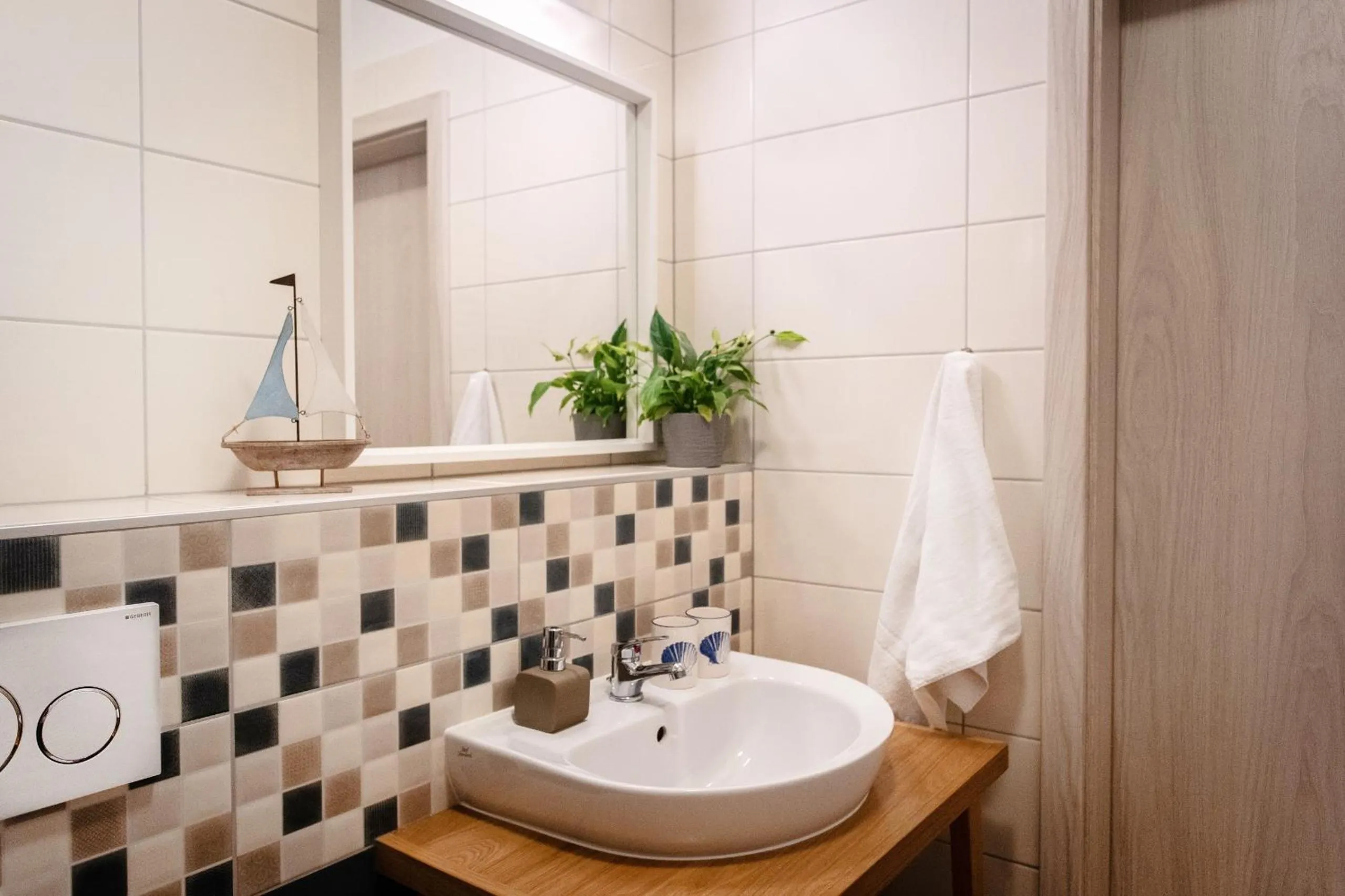 King Room with Balcony - single occupancy in Penzion Labska Marina