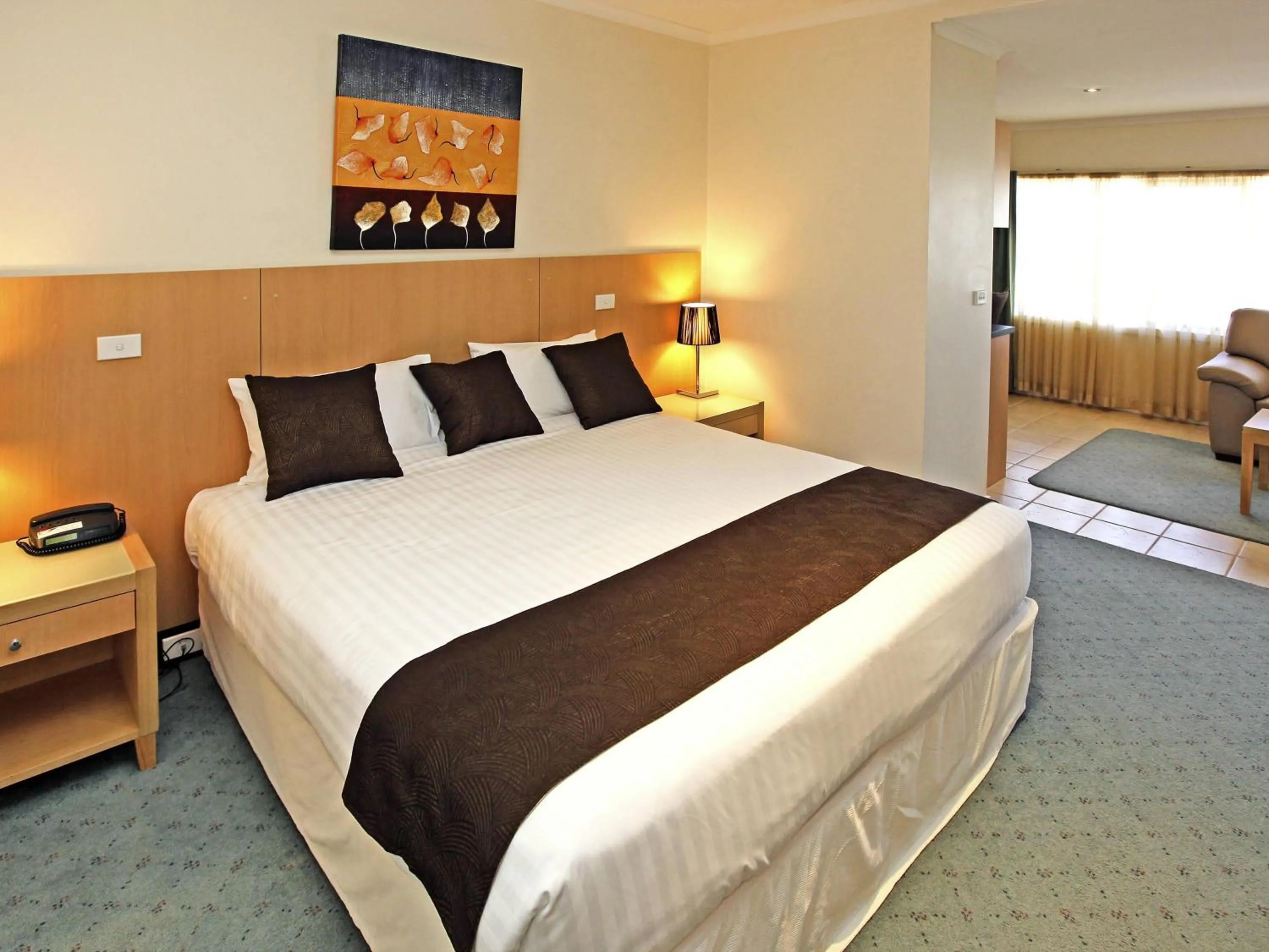 Bedroom, Bed in Mercure Hotel Mildura
