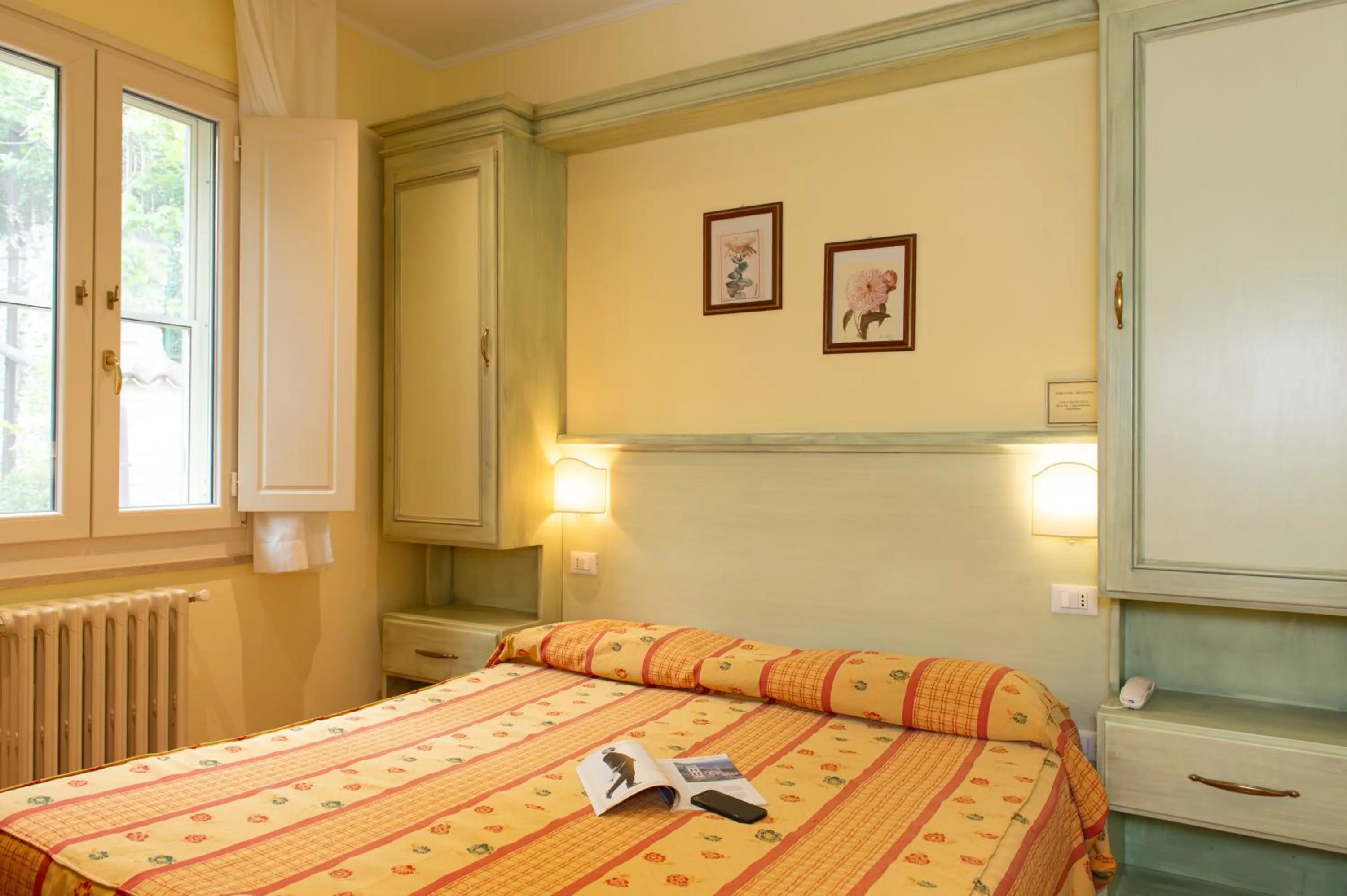 Photo of the whole room, Bed in Hotel Minerva