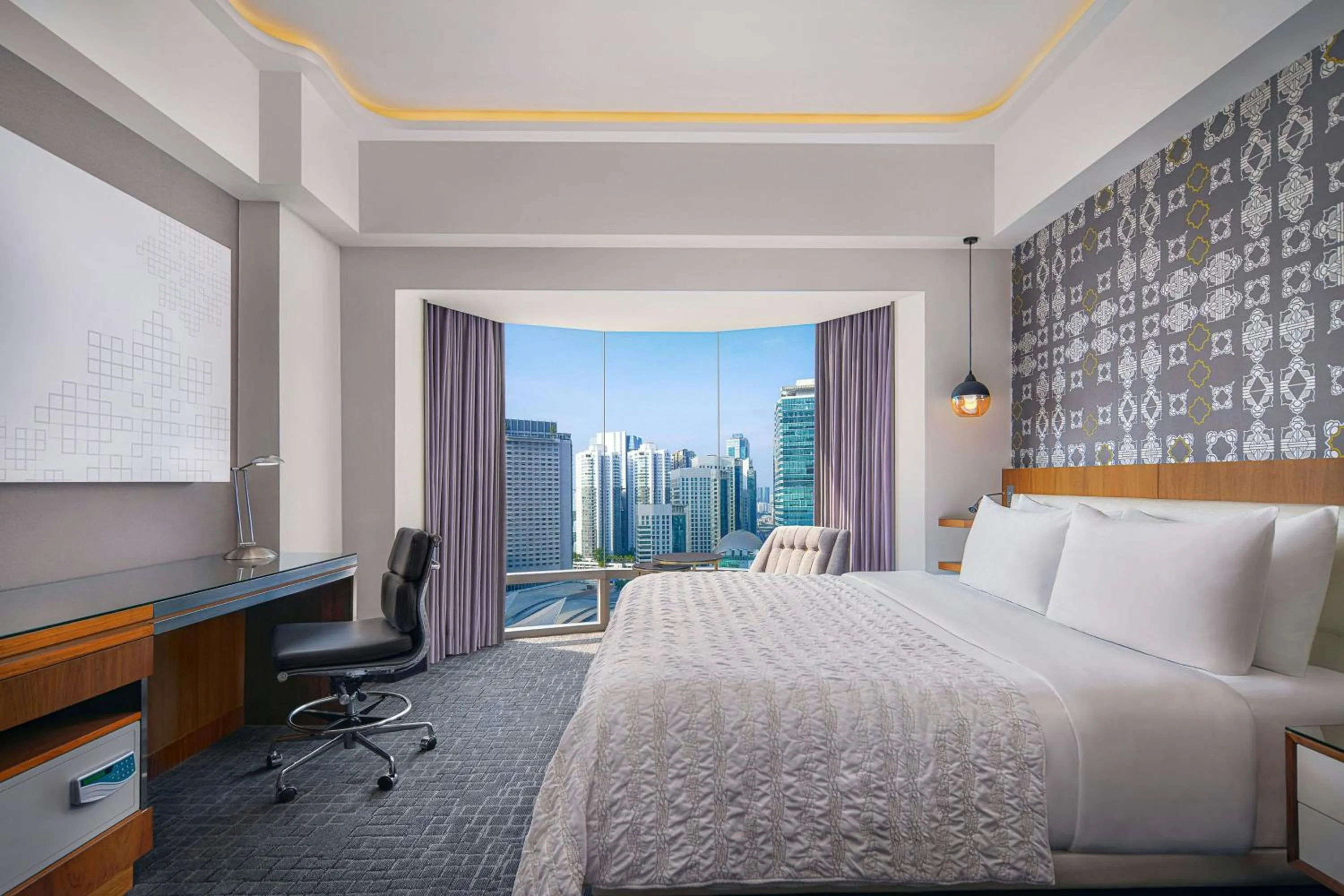 Bedroom, Bed in Le Méridien Kuala Lumpur