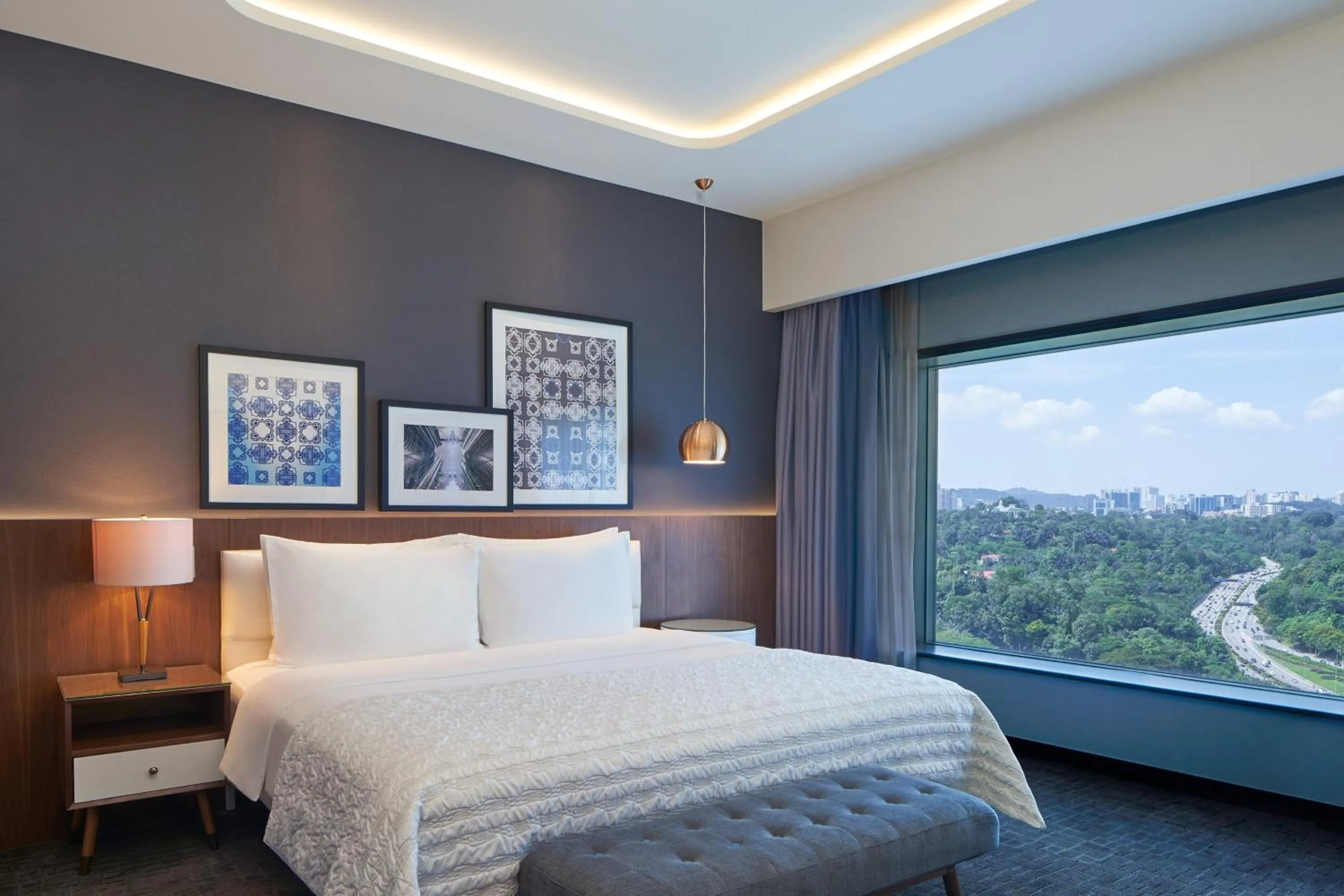 Bedroom, Bed in Le Méridien Kuala Lumpur