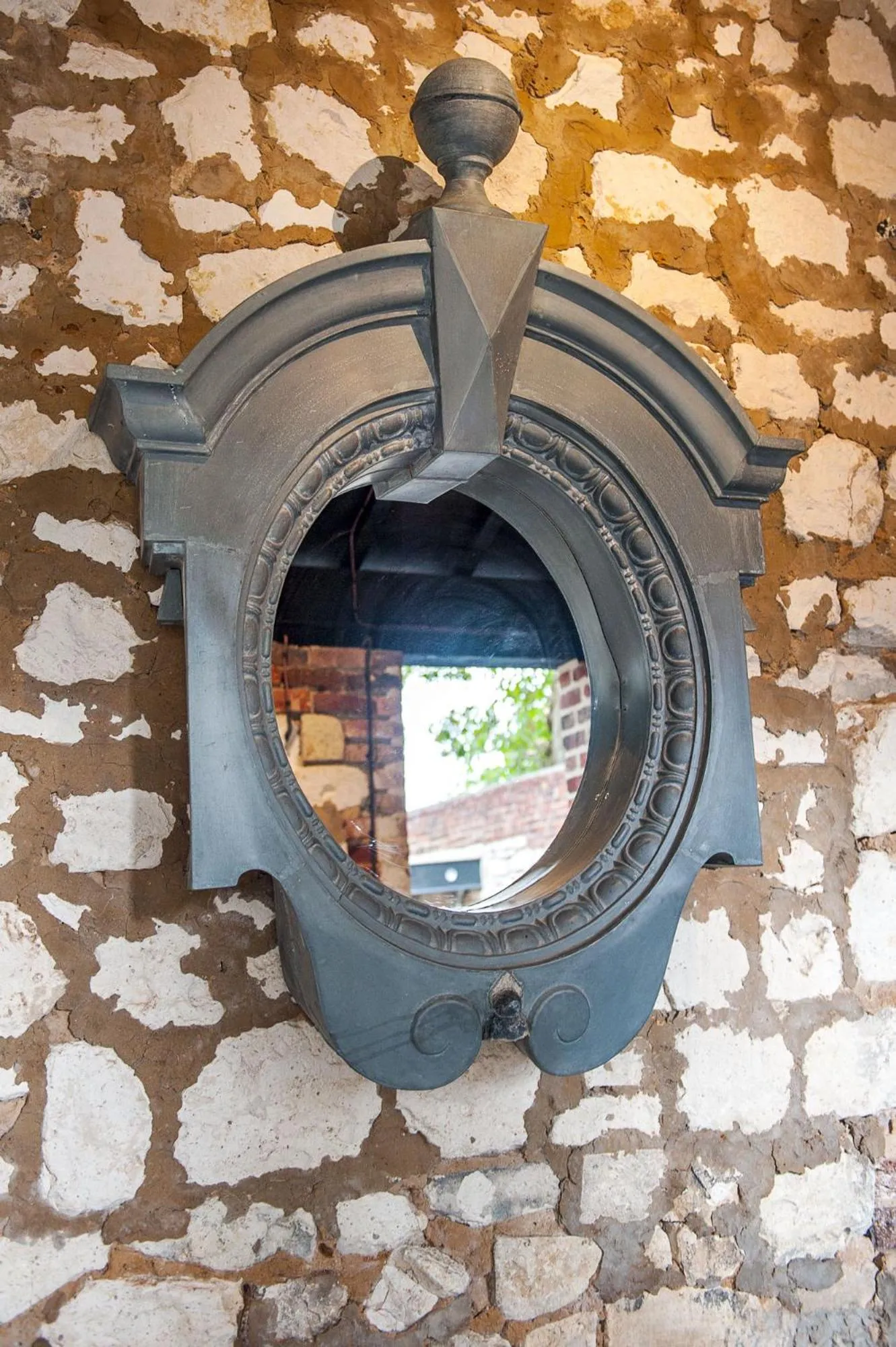 Decorative detail in Le Pavillon du Golf d'Arras