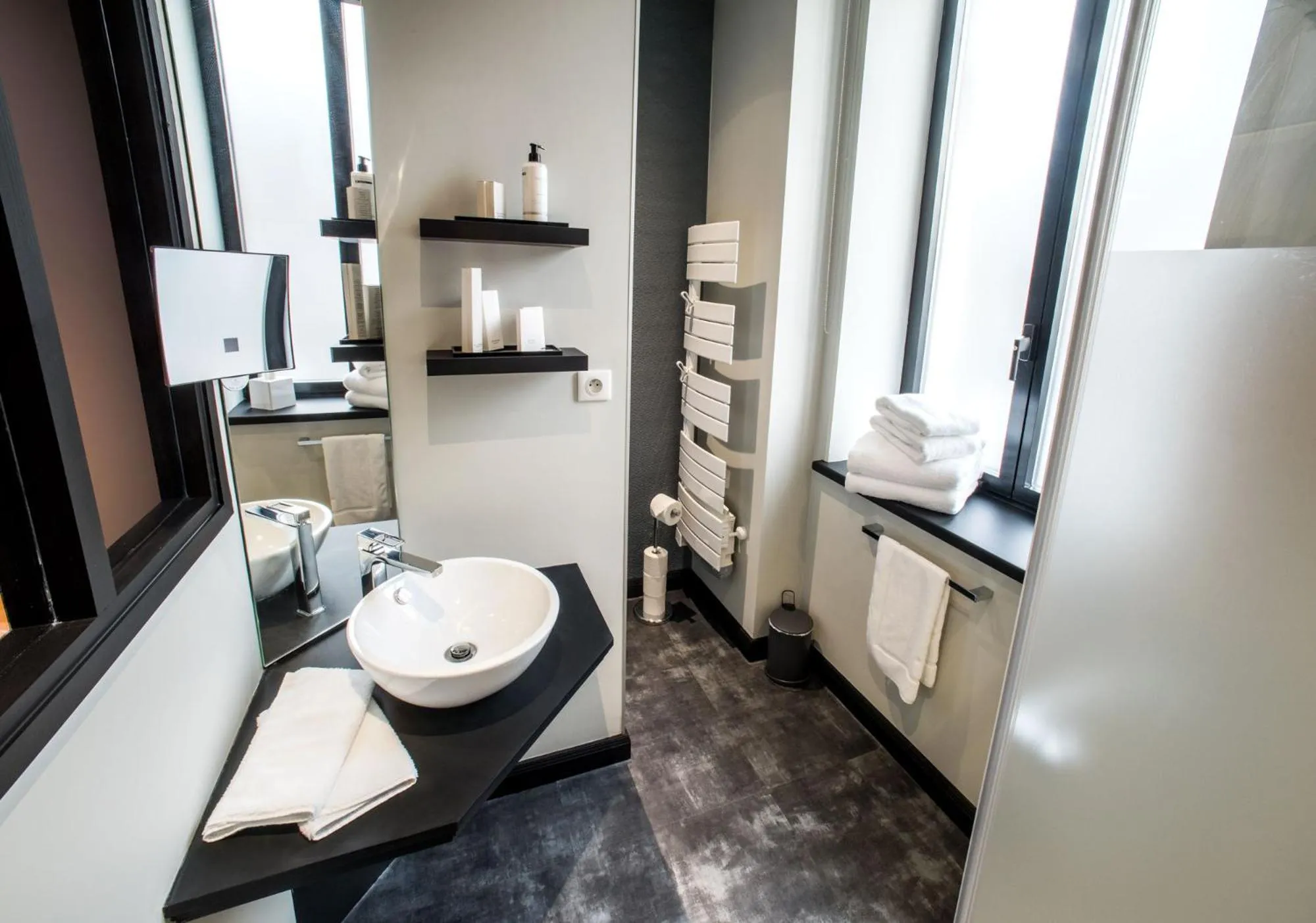 Bathroom in Le Pavillon du Golf d'Arras