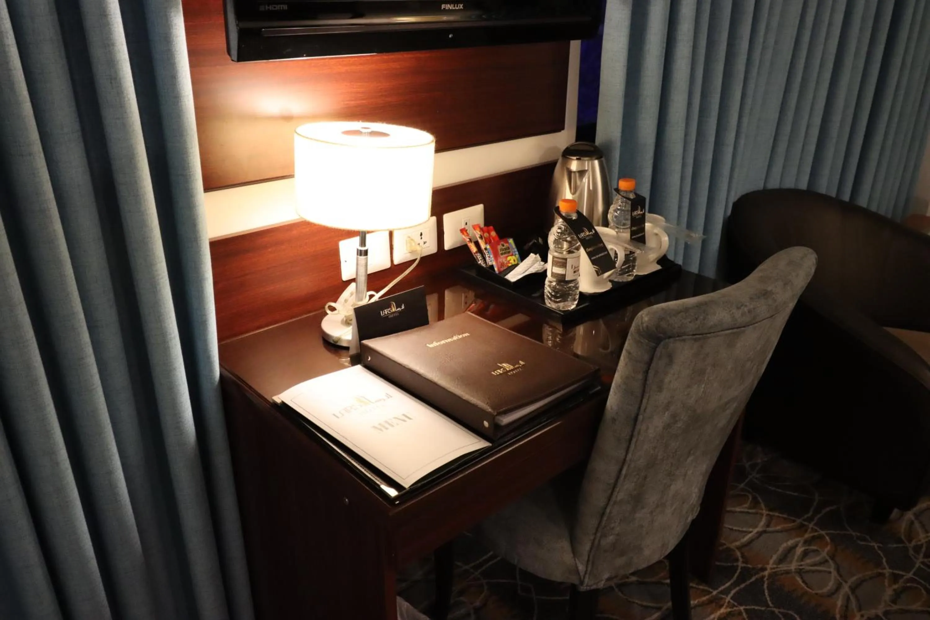 hair dresser in Larsa Hotel